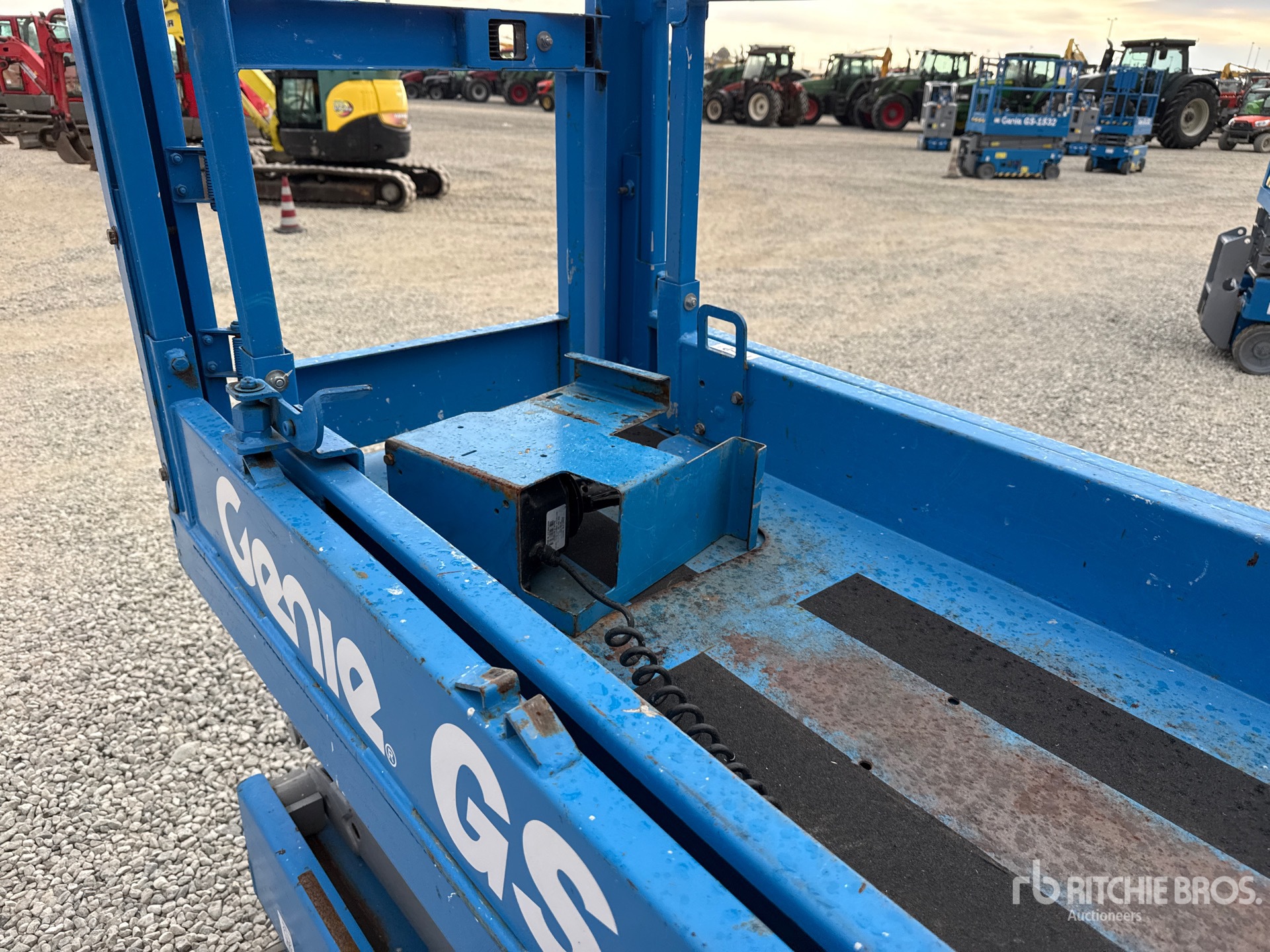 2011 Genie GS1932
