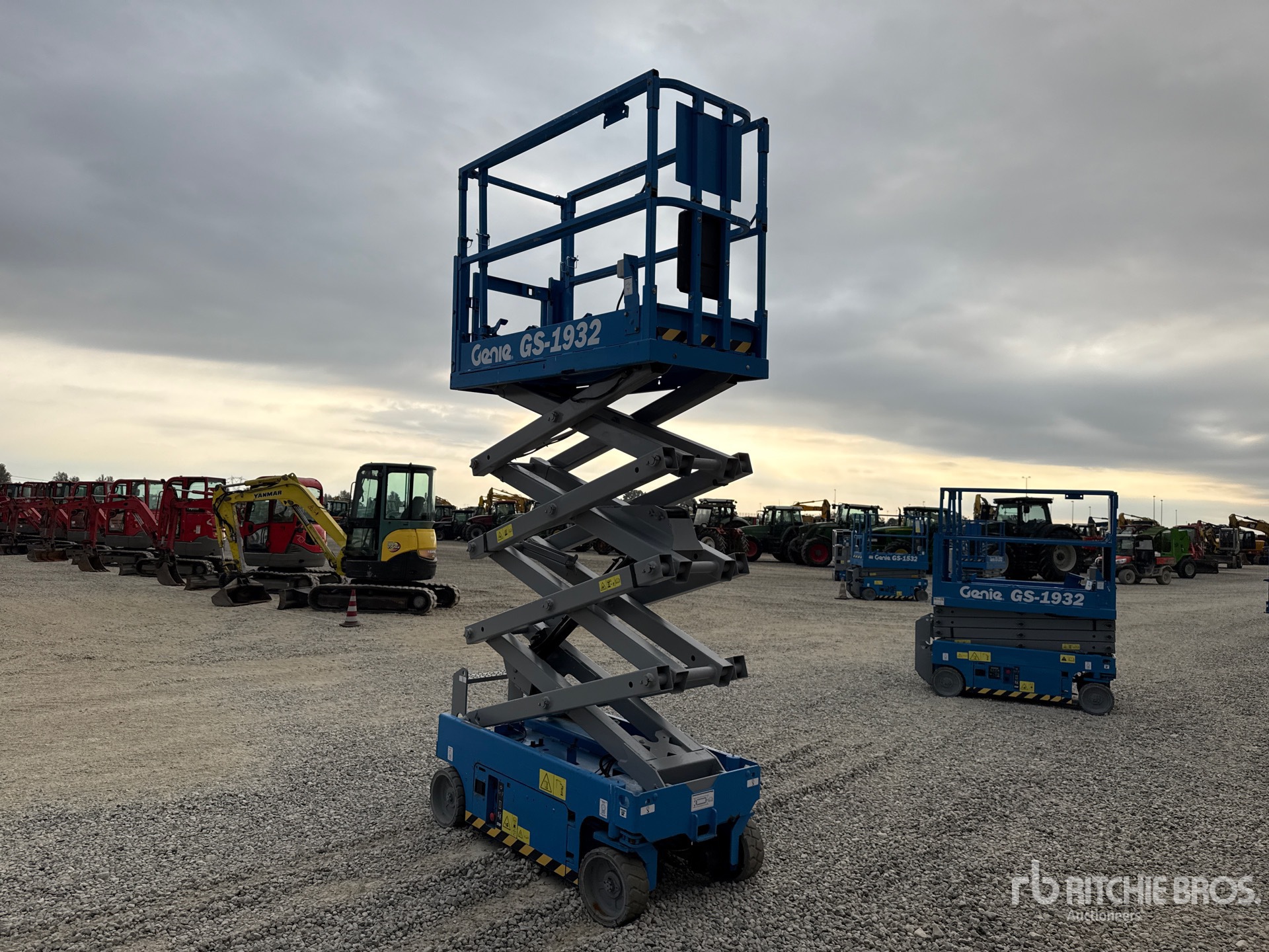 Photo of 2011 Genie GS1932