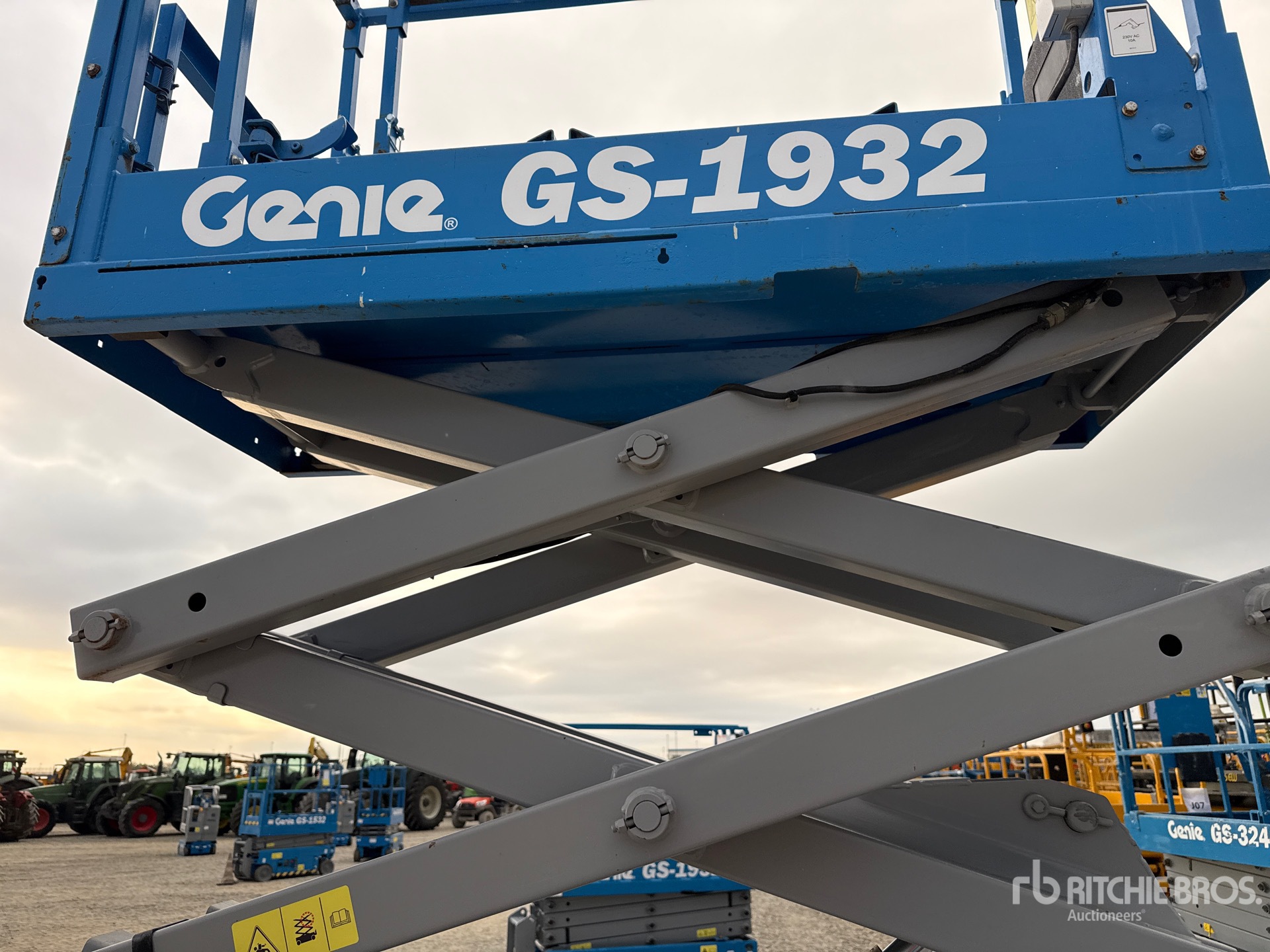 2011 Genie GS1932