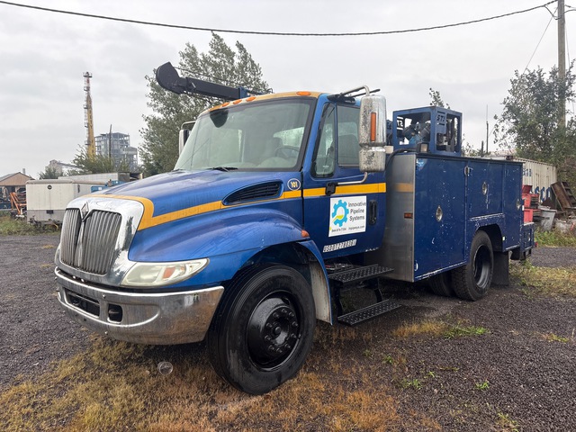 2004 International 4300 4x2 Service Truck