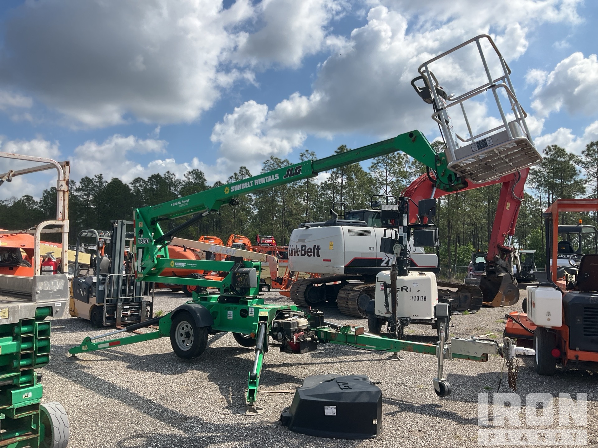 2018 JLG T350