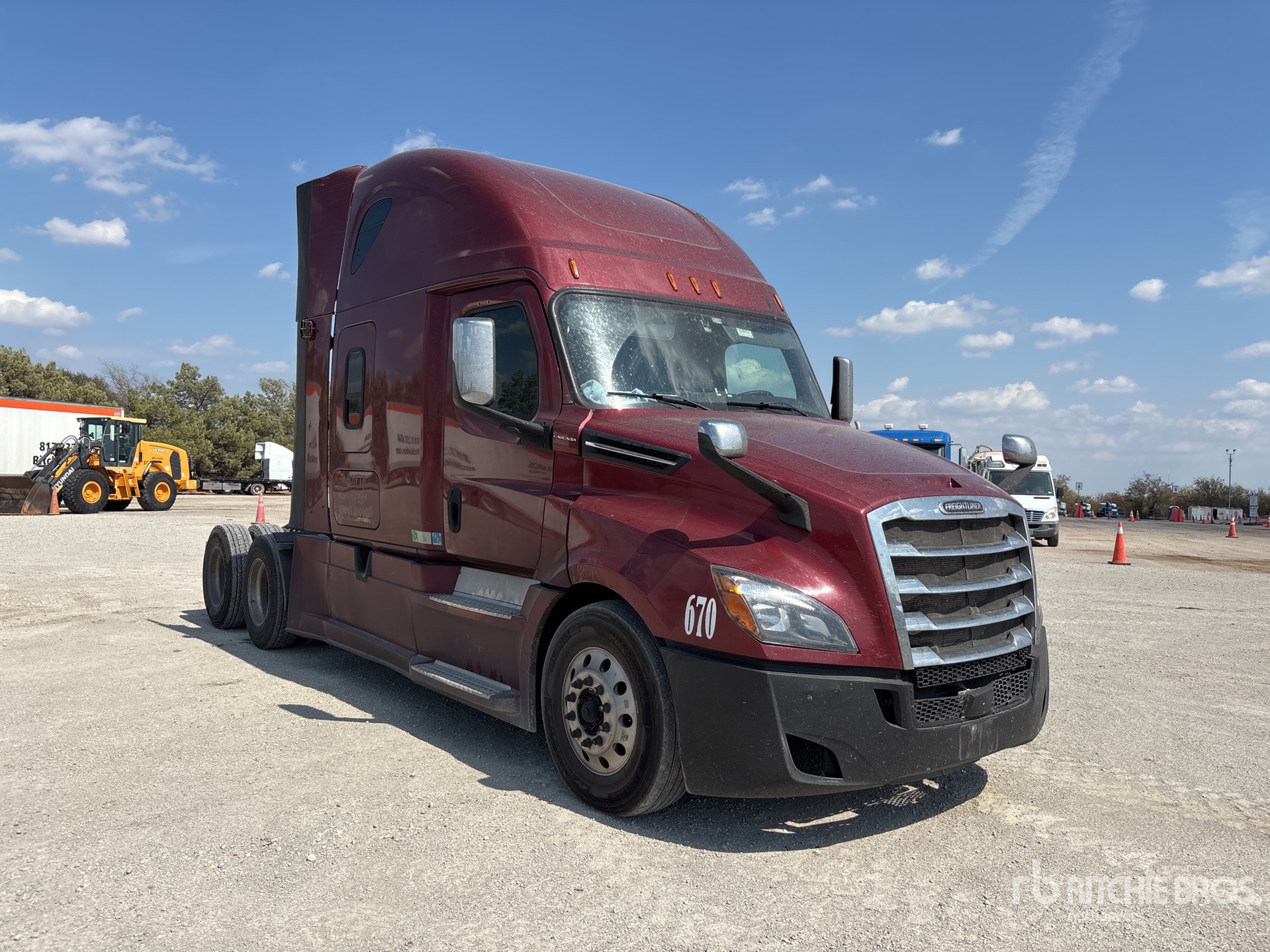2020 Freightliner CASCADIA 126