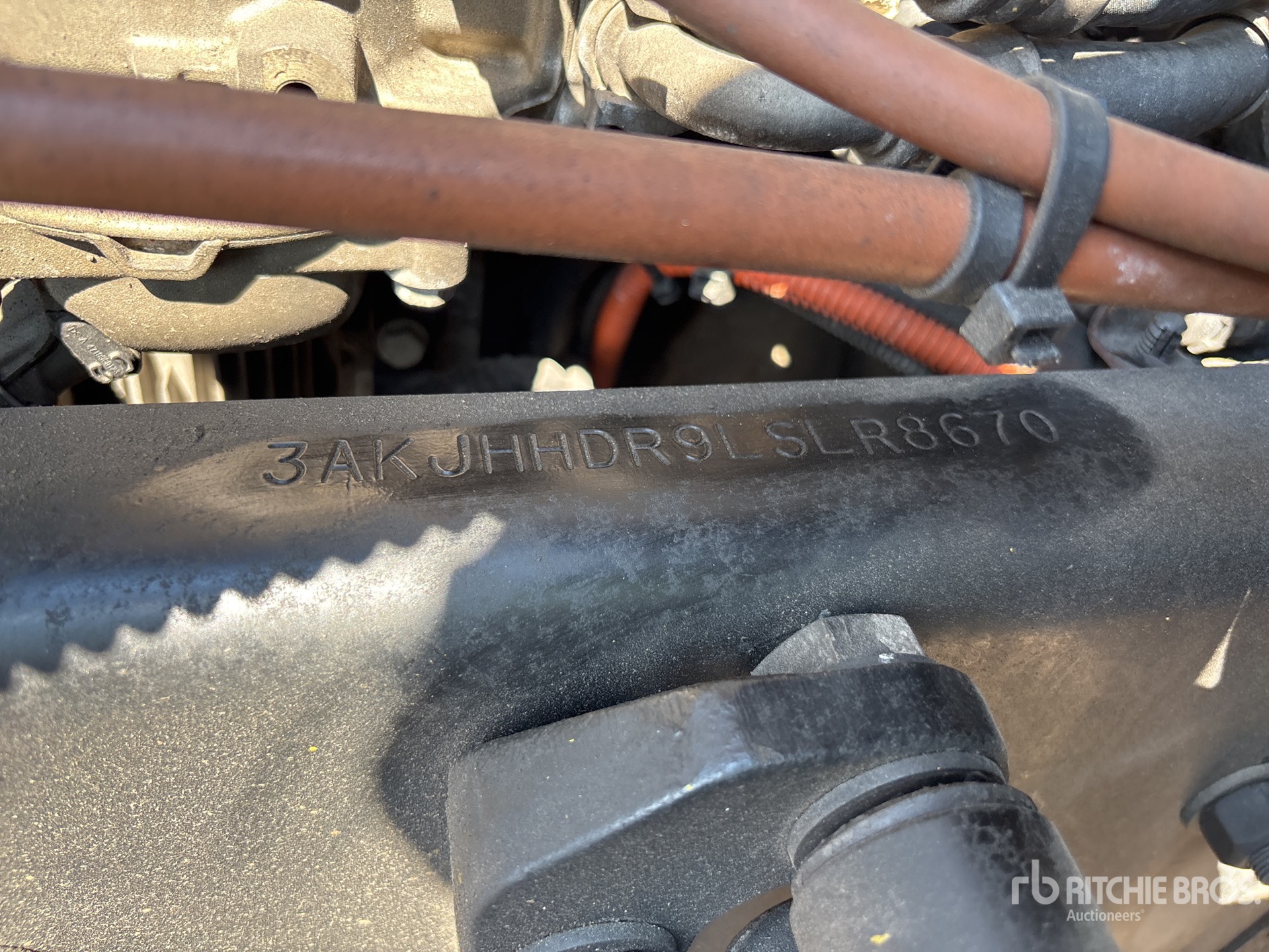 2020 Freightliner CASCADIA 126
