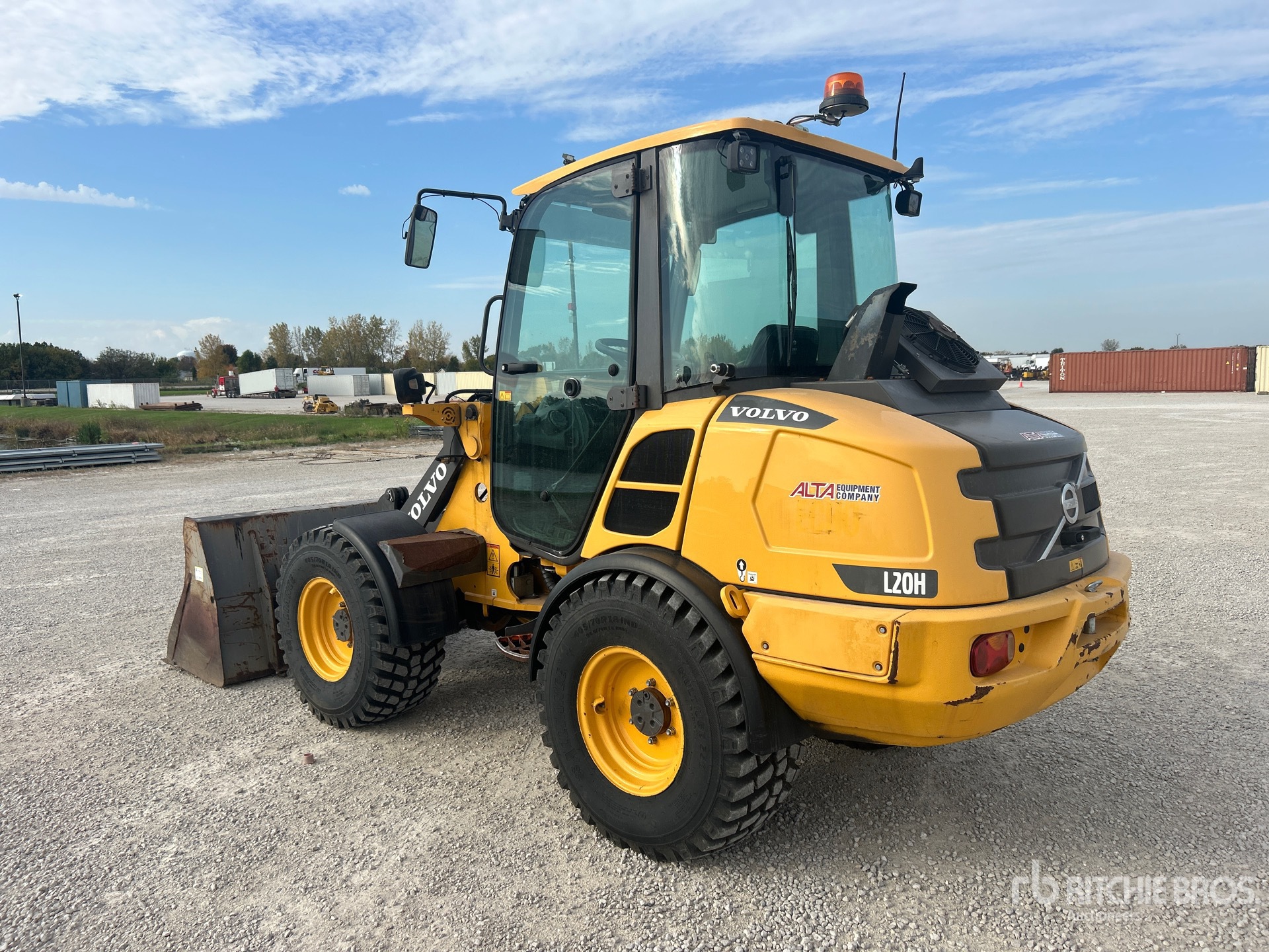 2022 Volvo L20H