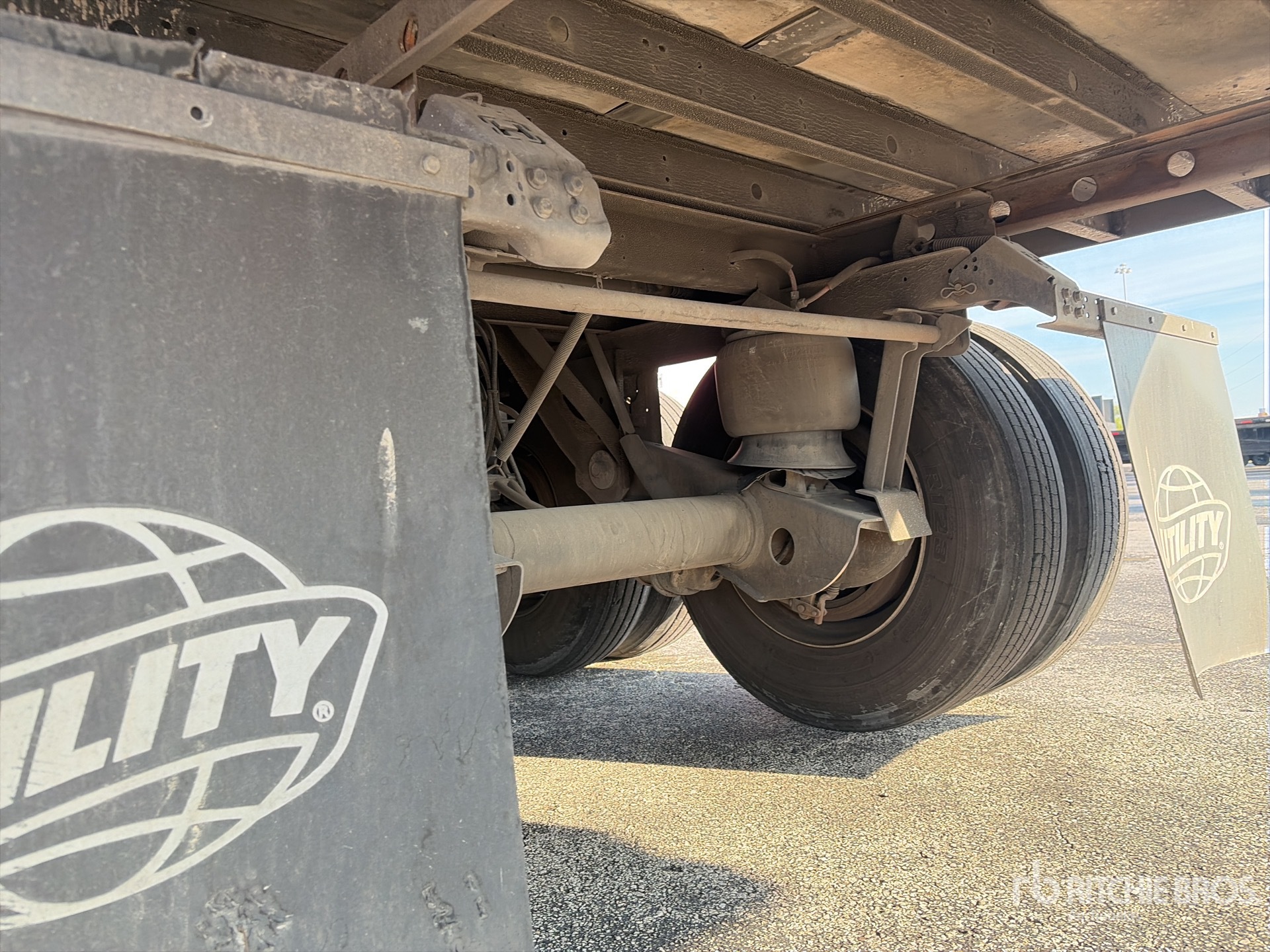 2023 Utility 53 FT T/A