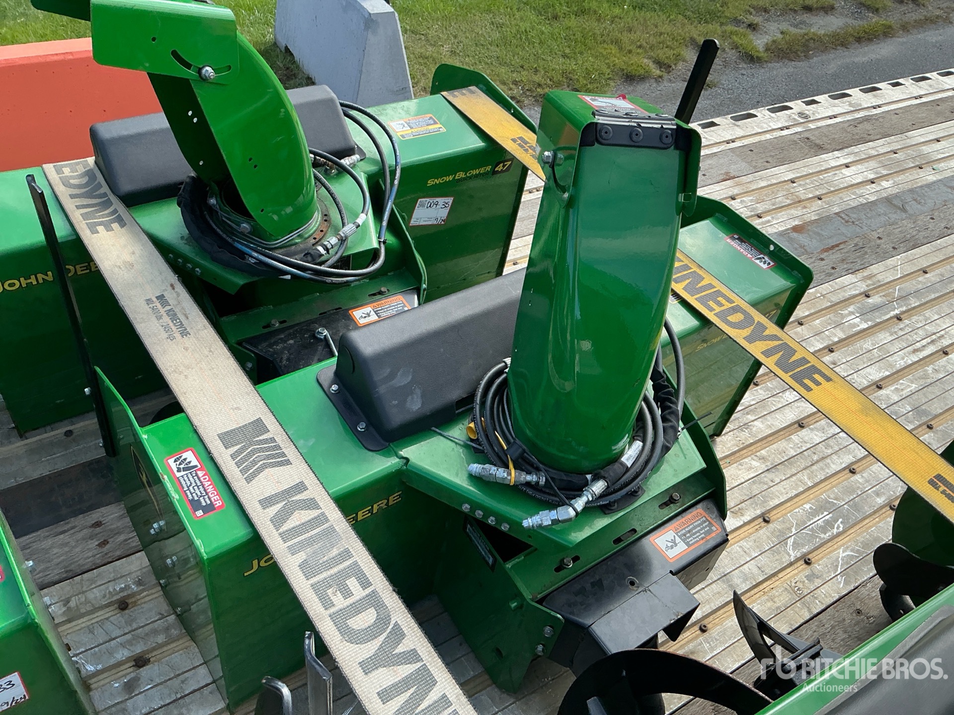 John Deere 47 IN SNOW BLOWER ATTACHMENT