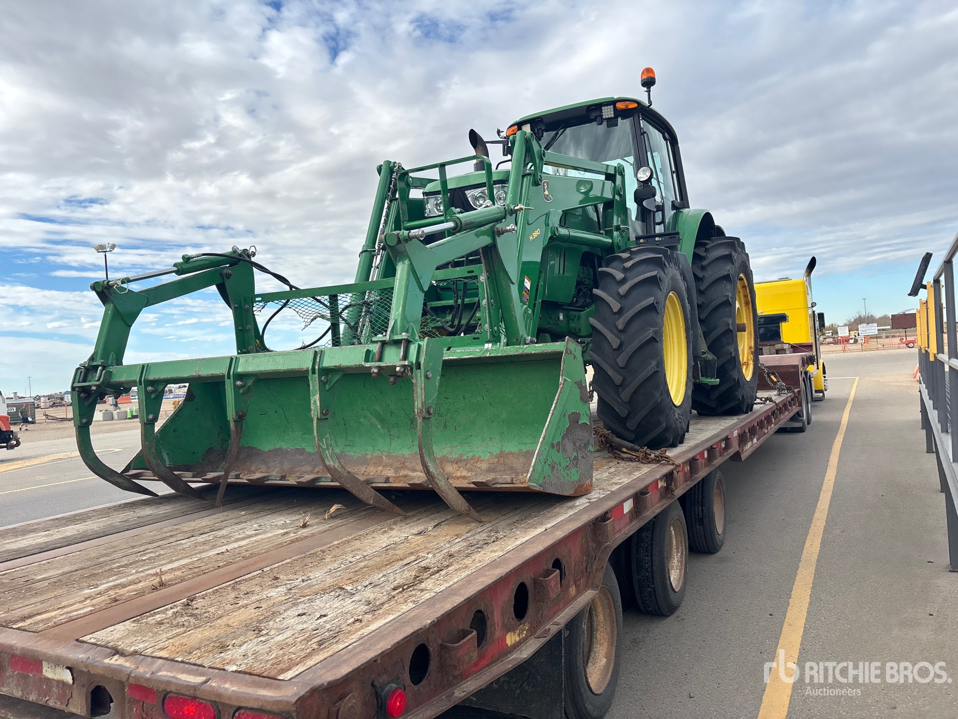 2015 John Deere 6170M