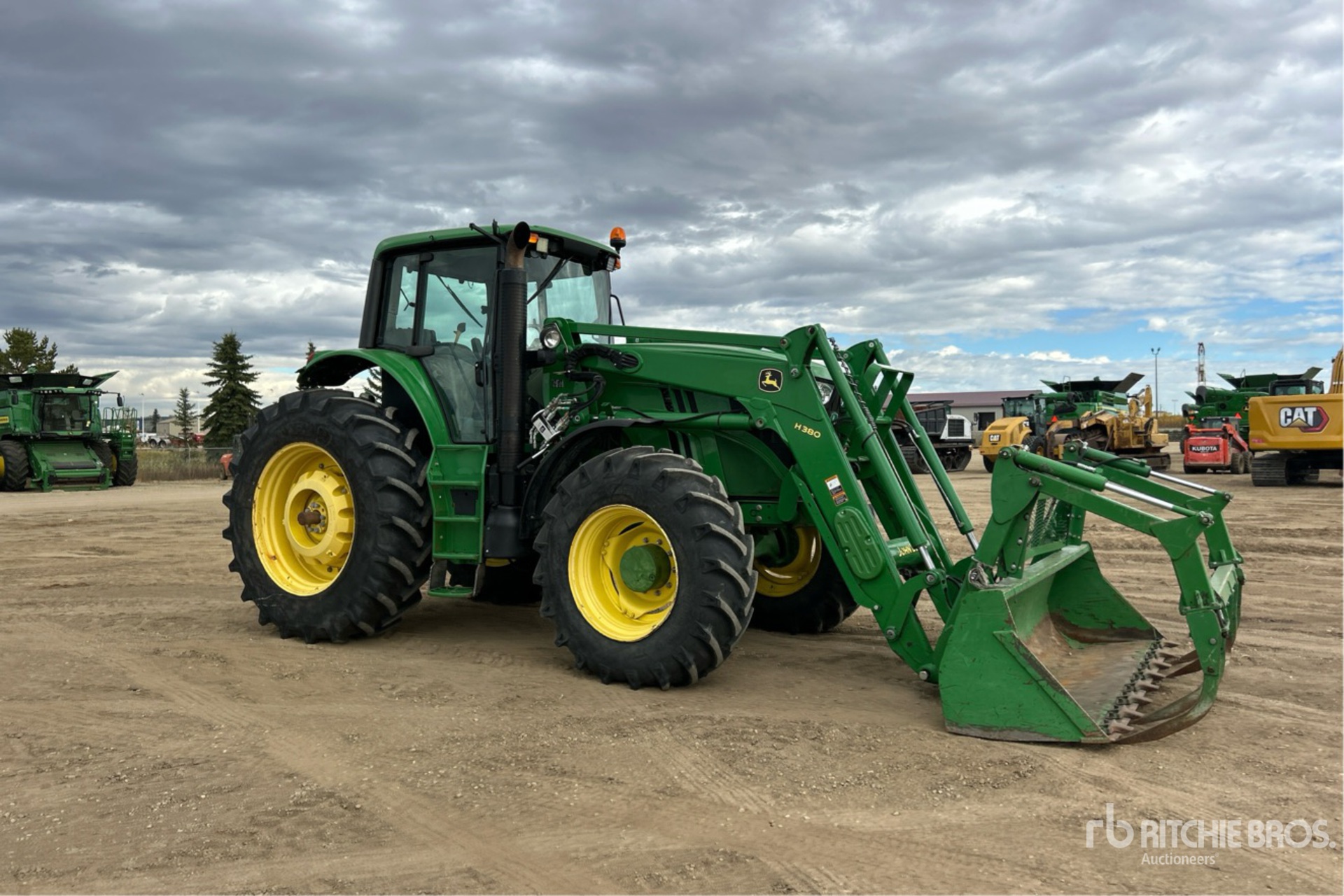 2015 John Deere 6170M