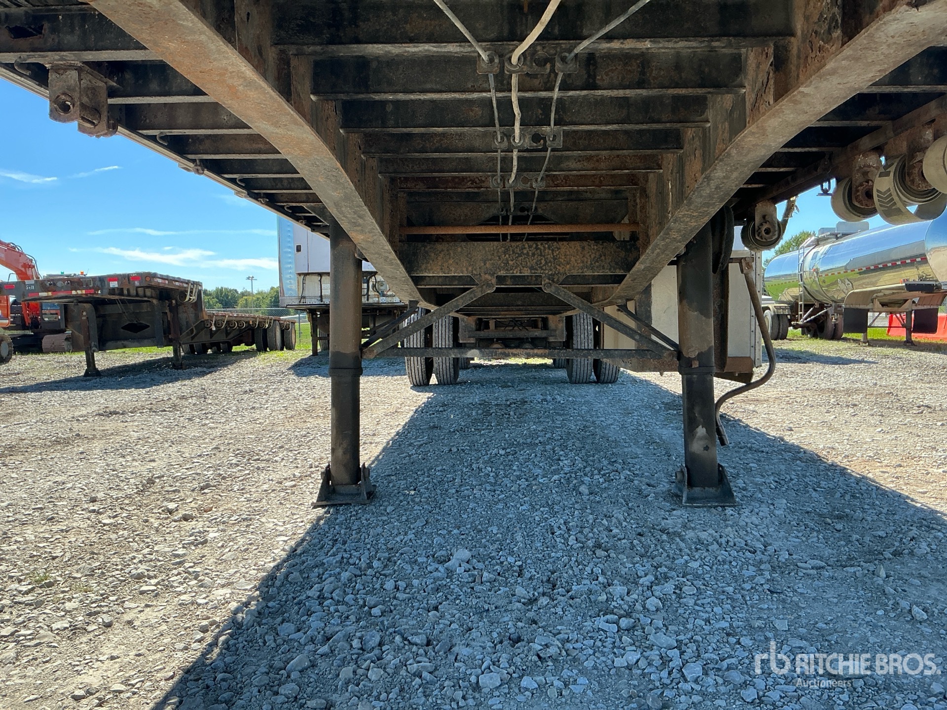 1996 Fontaine 45000 lb 48 ft T/A Spread Axle