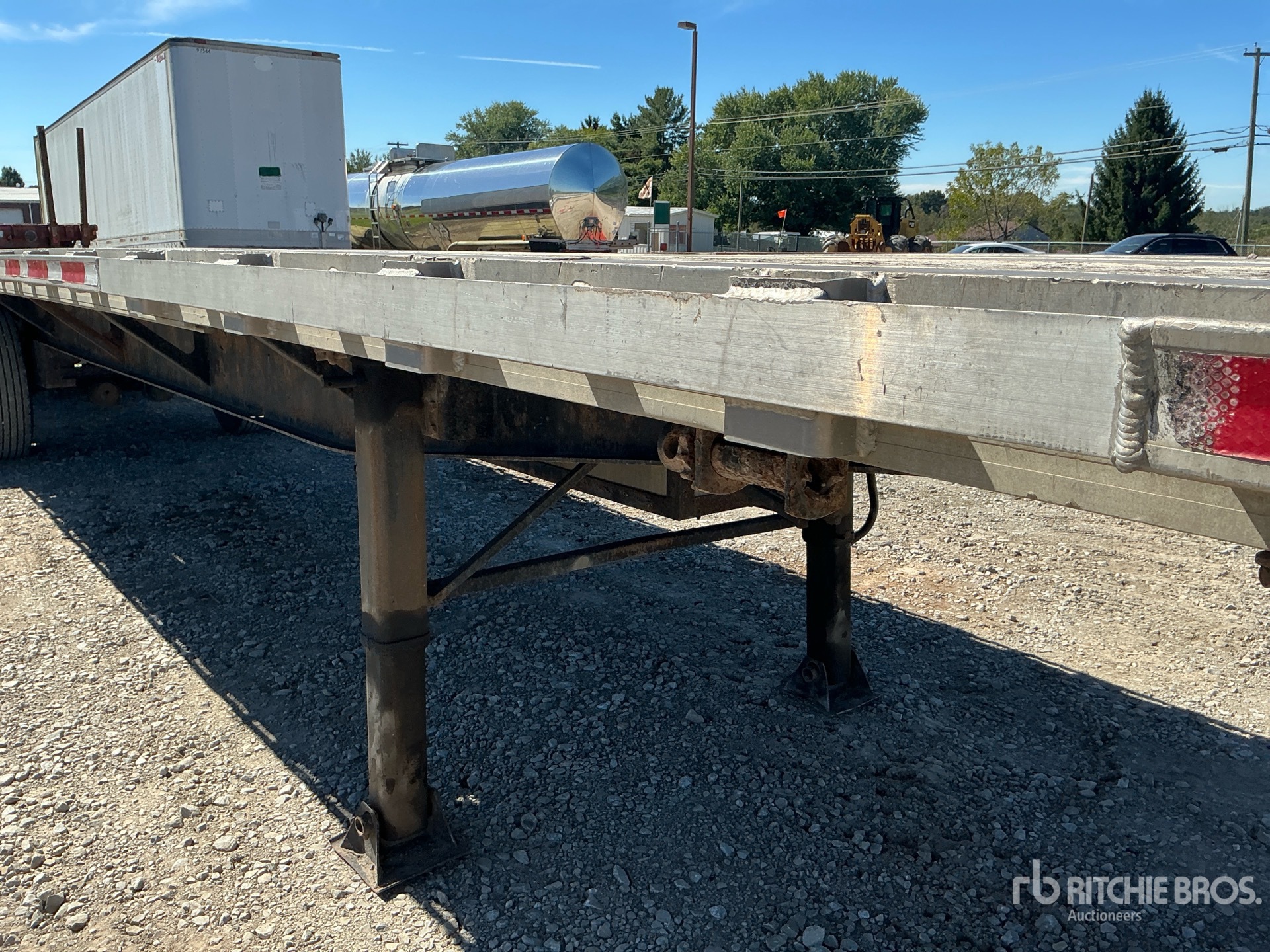 1996 Fontaine 45000 lb 48 ft T/A Spread Axle