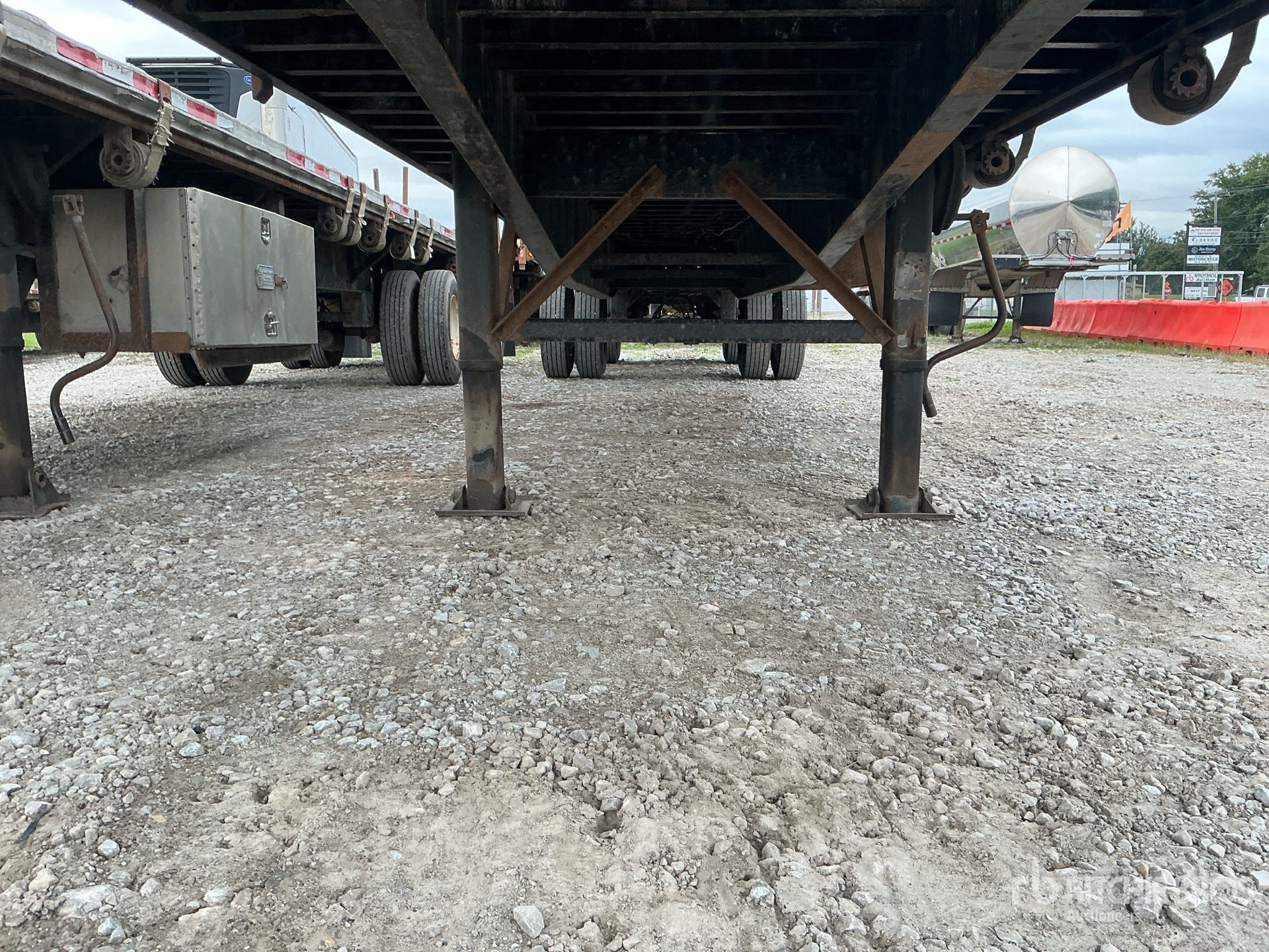 1999 Fruehauf 48 ft T/A Spread Axle