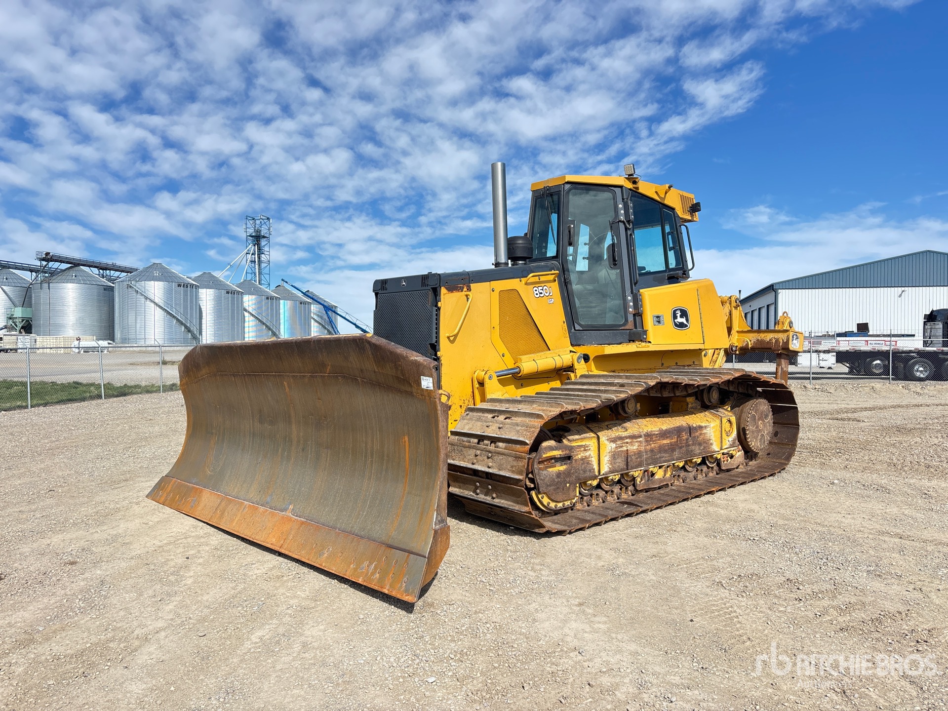 2012 John Deere 850J LGP