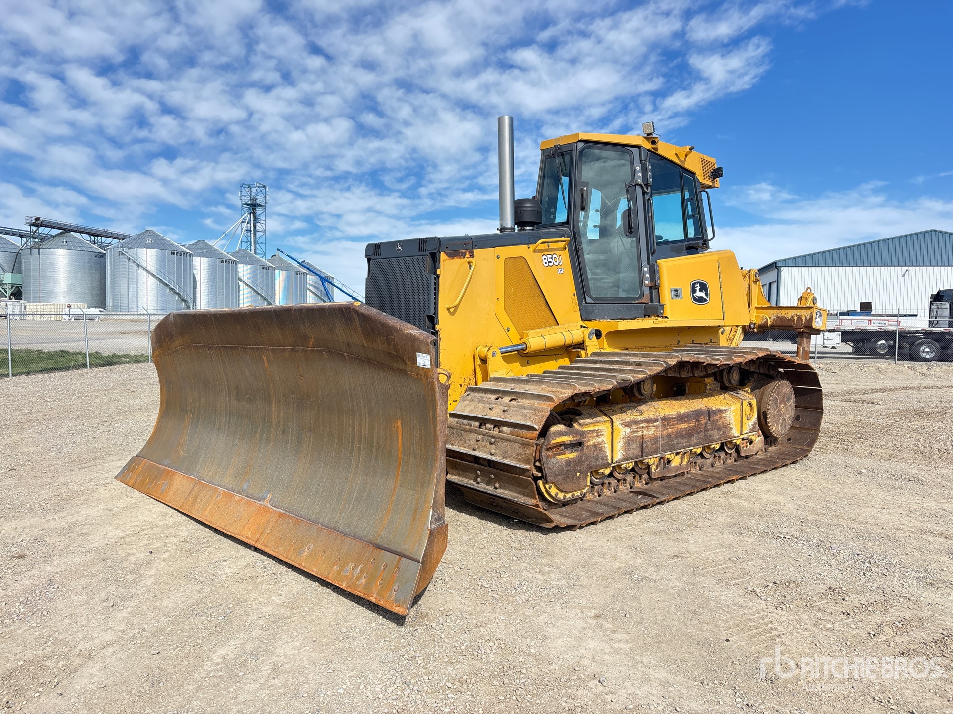 2012 John Deere 850J LGP