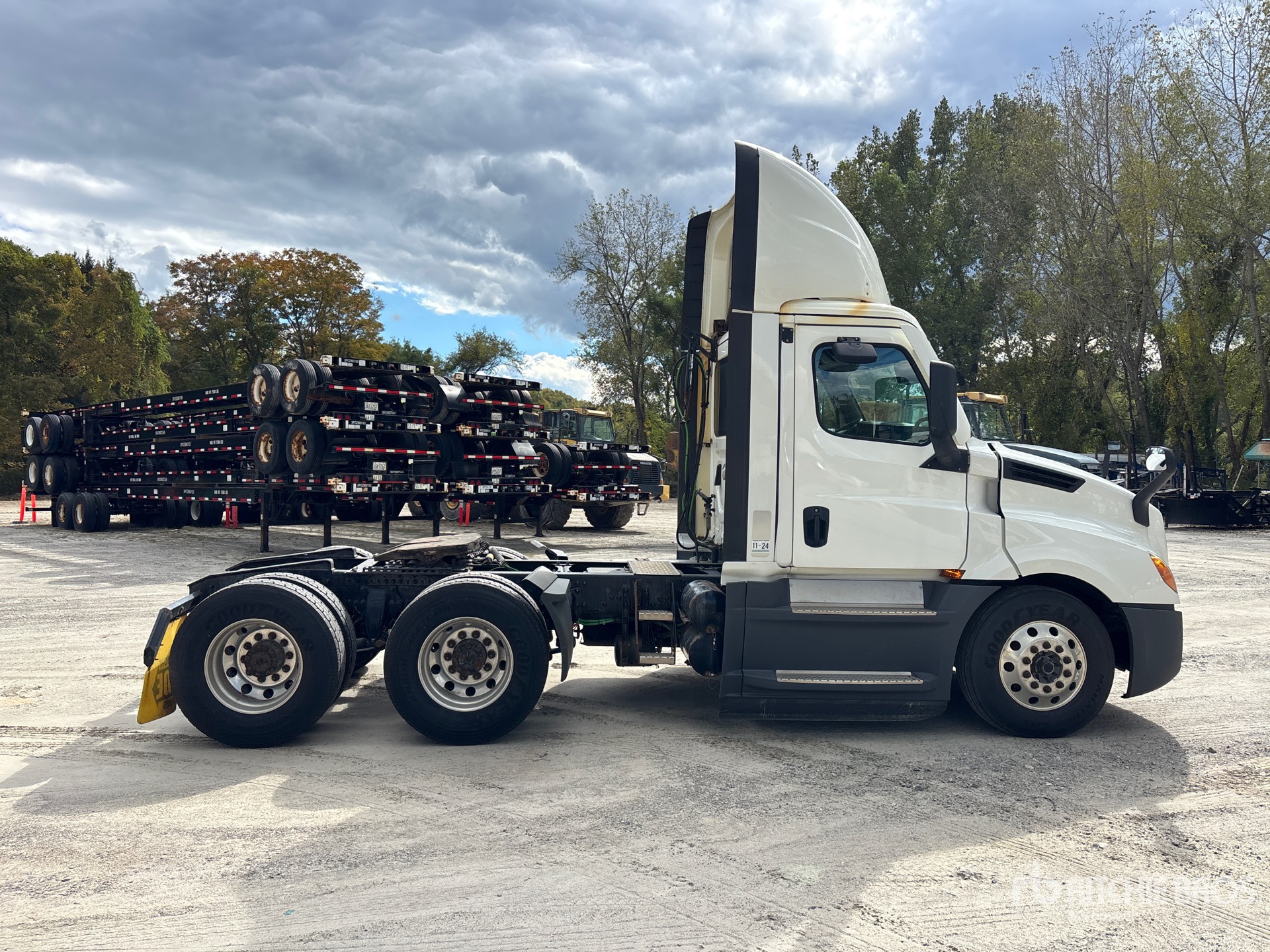 2021 Freightliner CASCADIA 126
