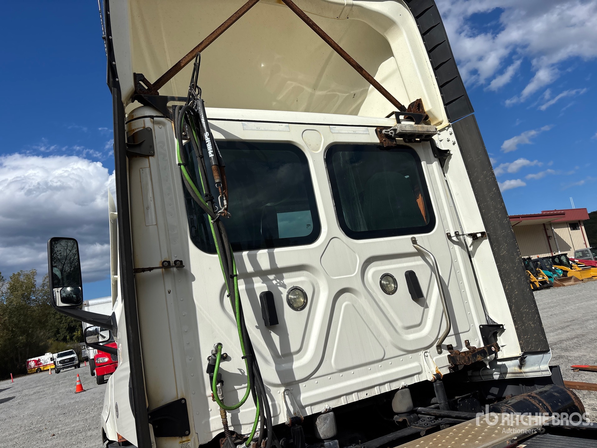 2021 Freightliner CASCADIA 126