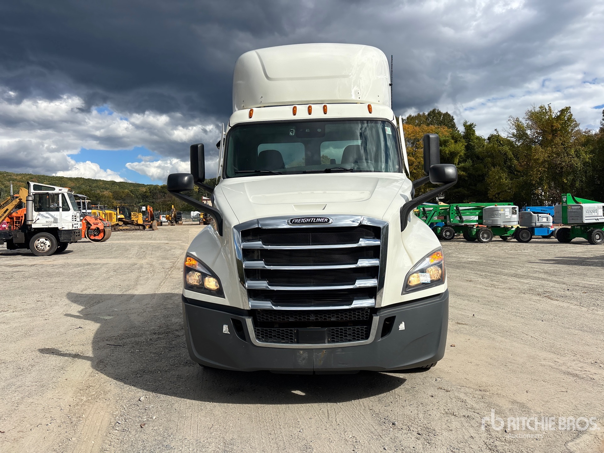 2021 Freightliner CASCADIA 126