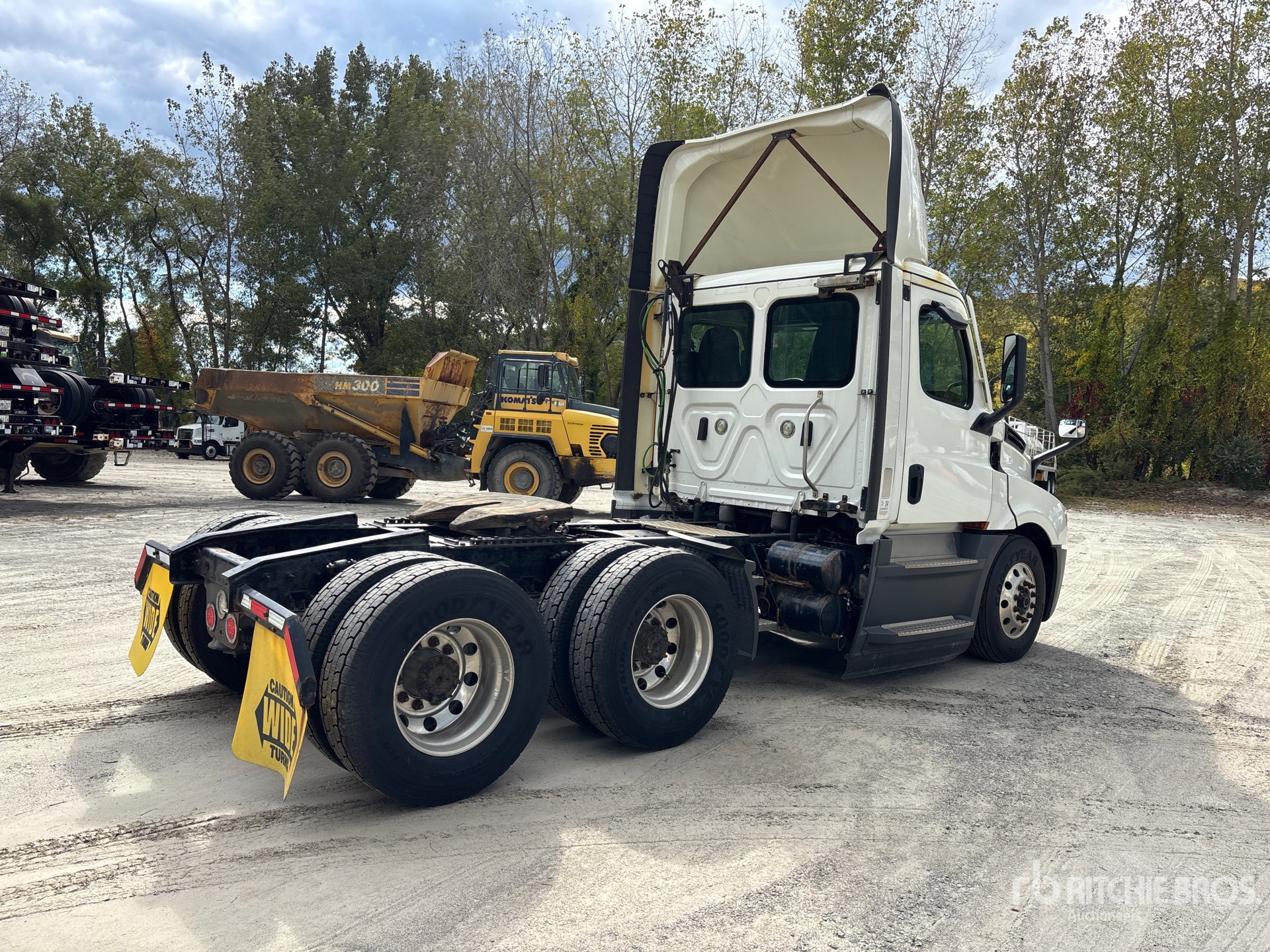 2021 Freightliner CASCADIA 126