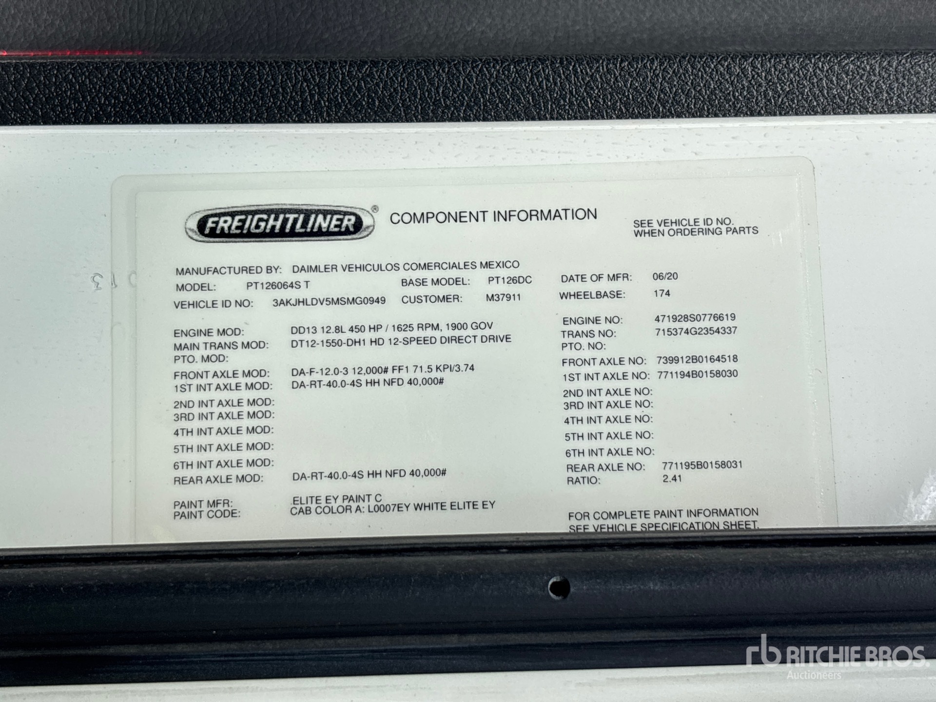 2021 Freightliner CASCADIA 126