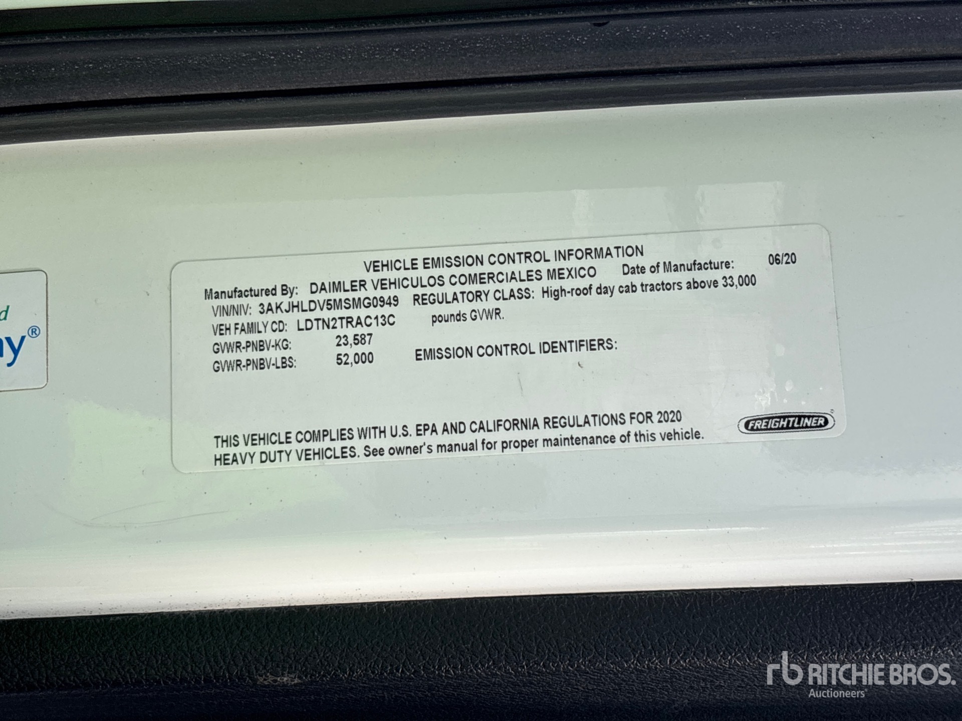2021 Freightliner CASCADIA 126
