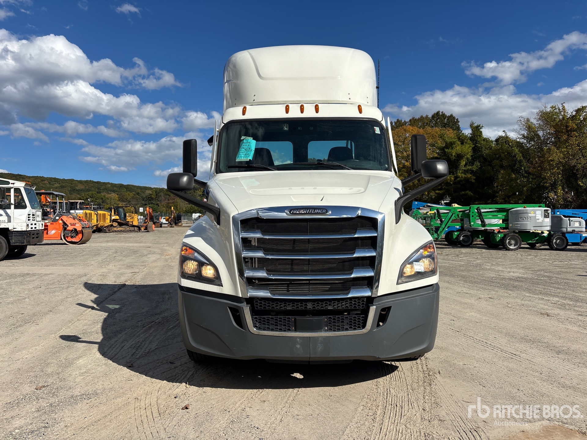 2021 Freightliner CASCADIA 126