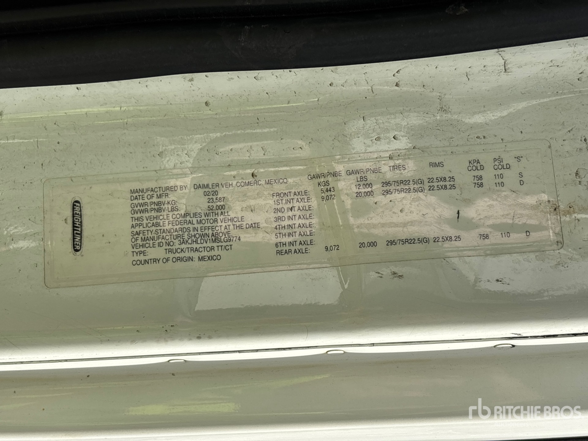 2021 Freightliner CASCADIA 126