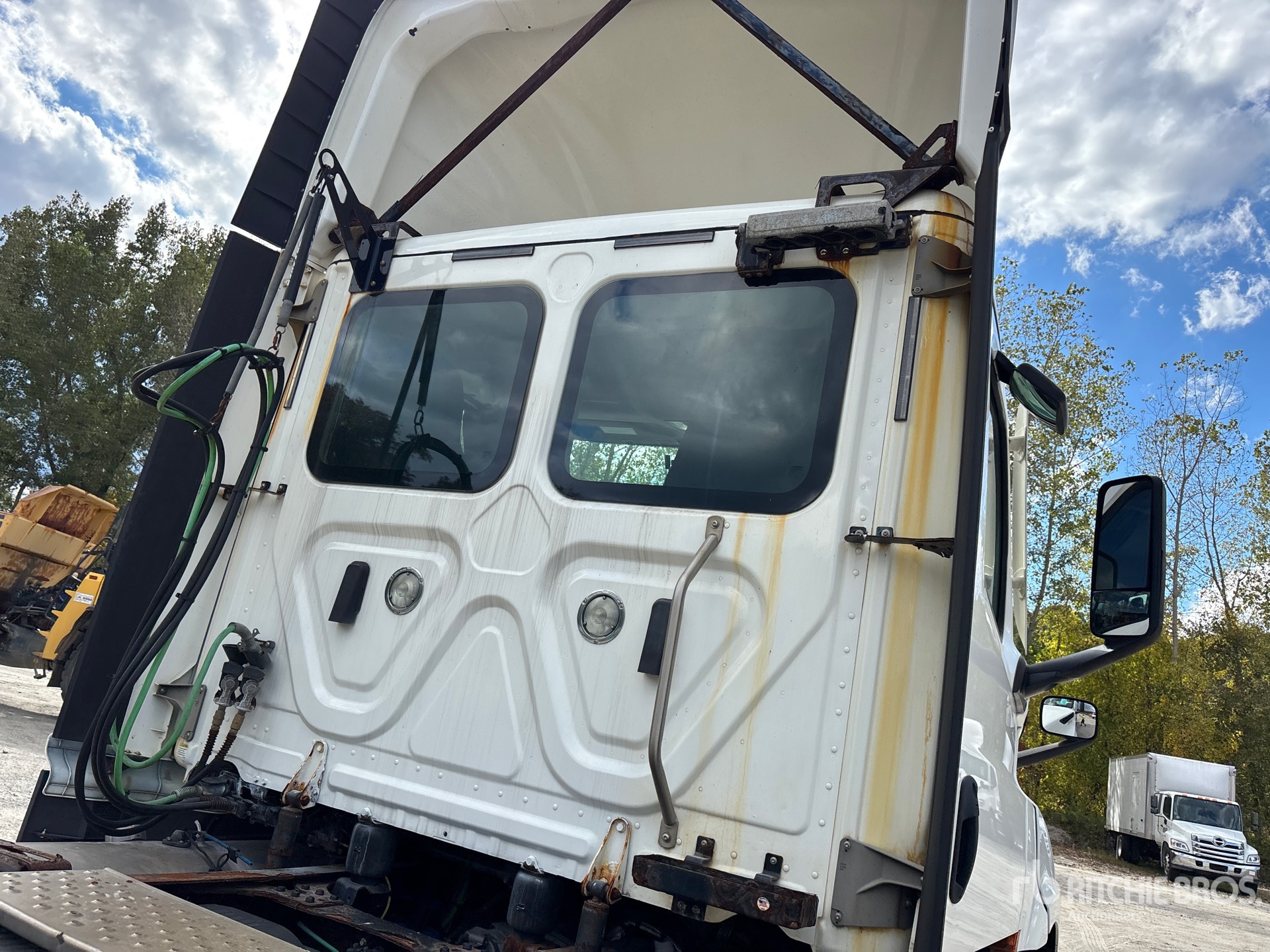 2021 Freightliner CASCADIA 126