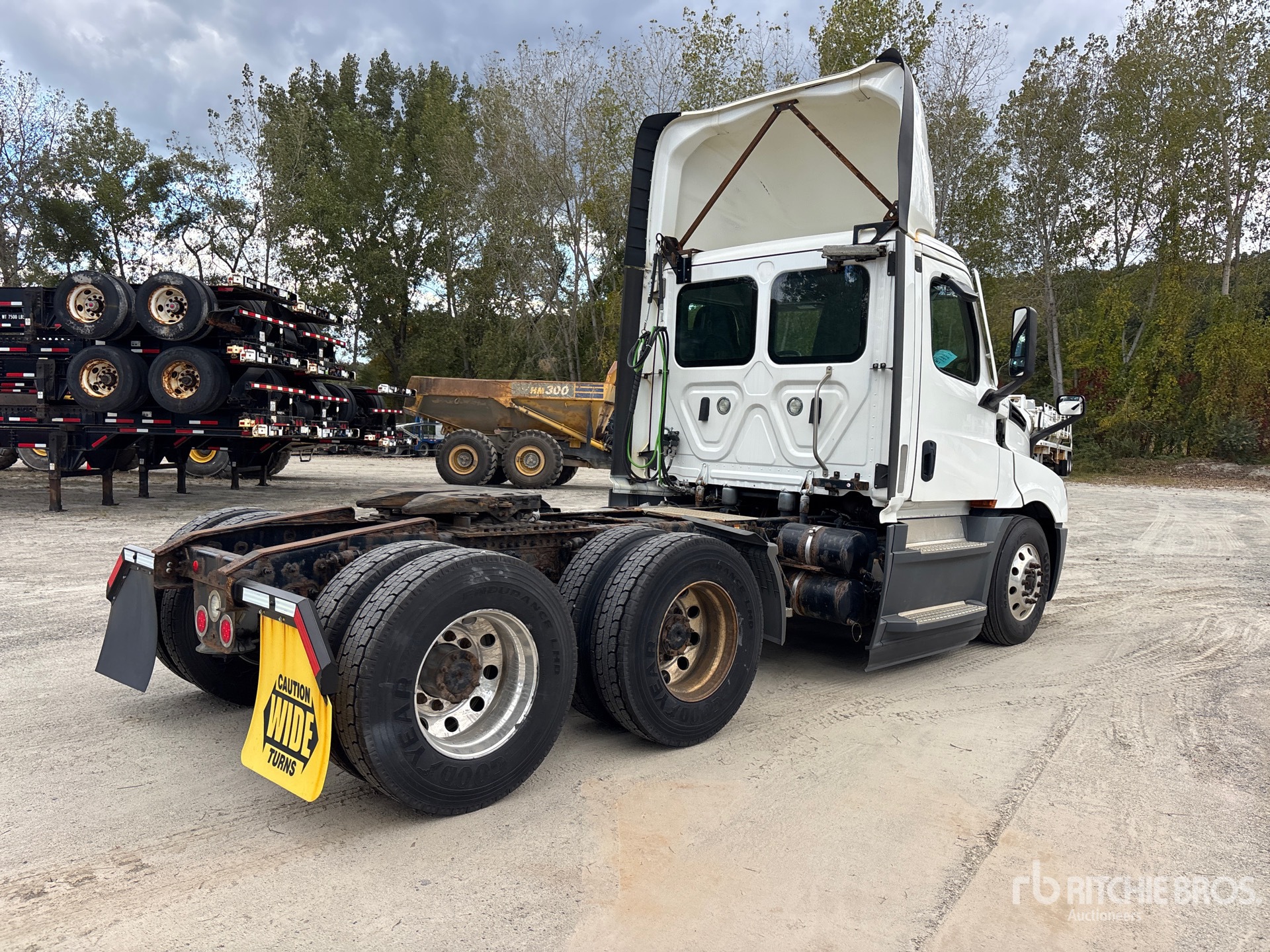 2021 Freightliner CASCADIA 126
