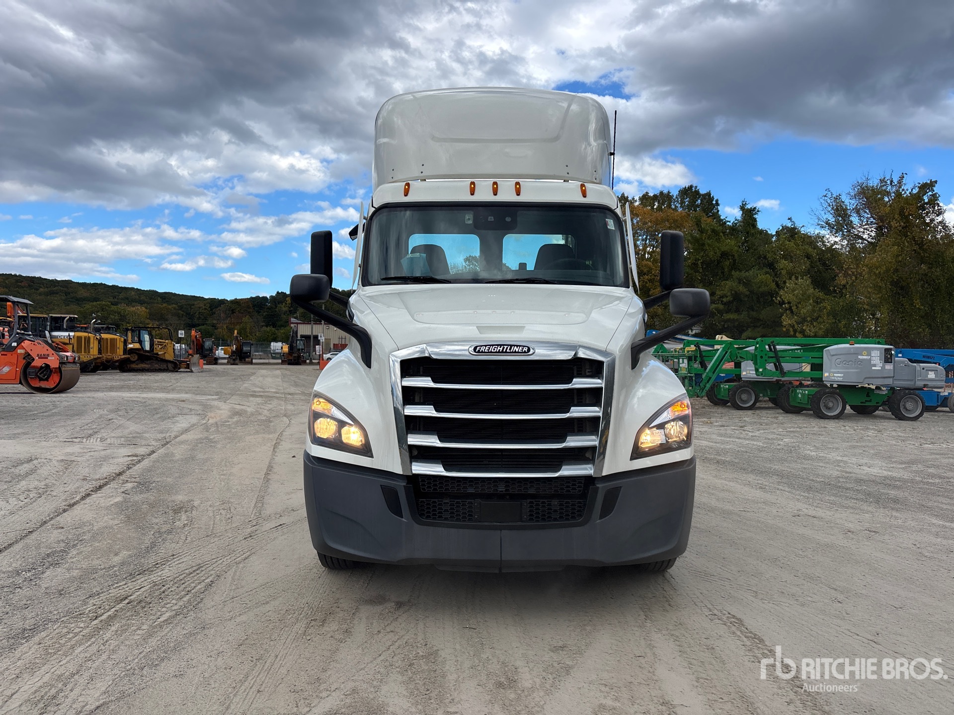 2021 Freightliner CASCADIA 126