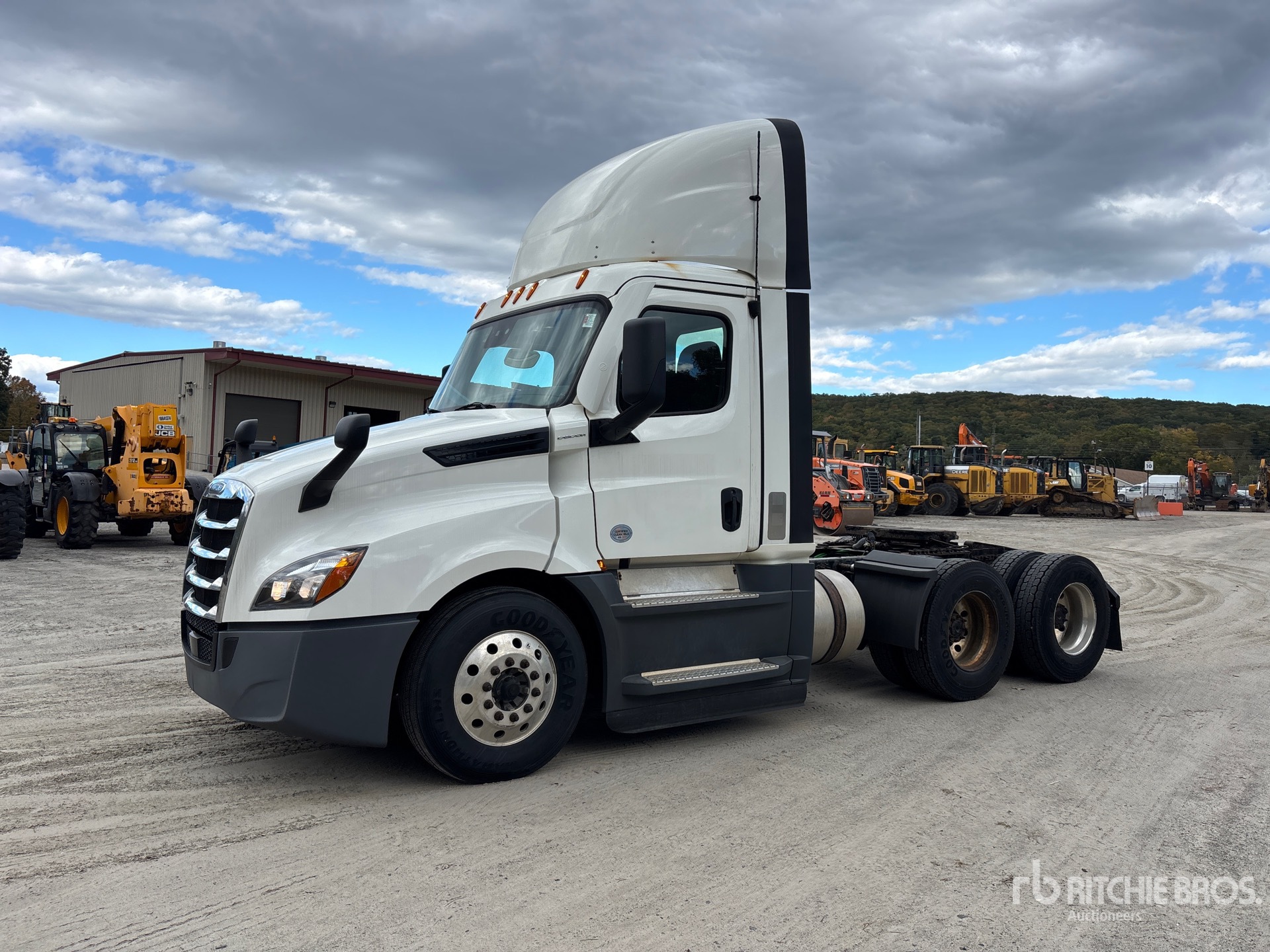 2021 Freightliner CASCADIA 126