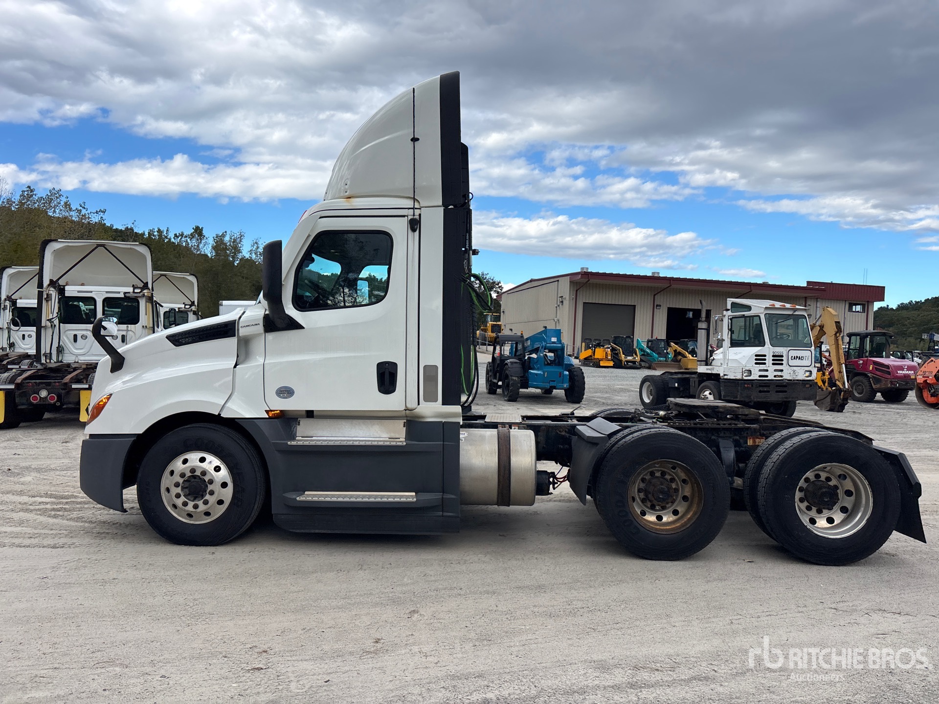 2021 Freightliner CASCADIA 126