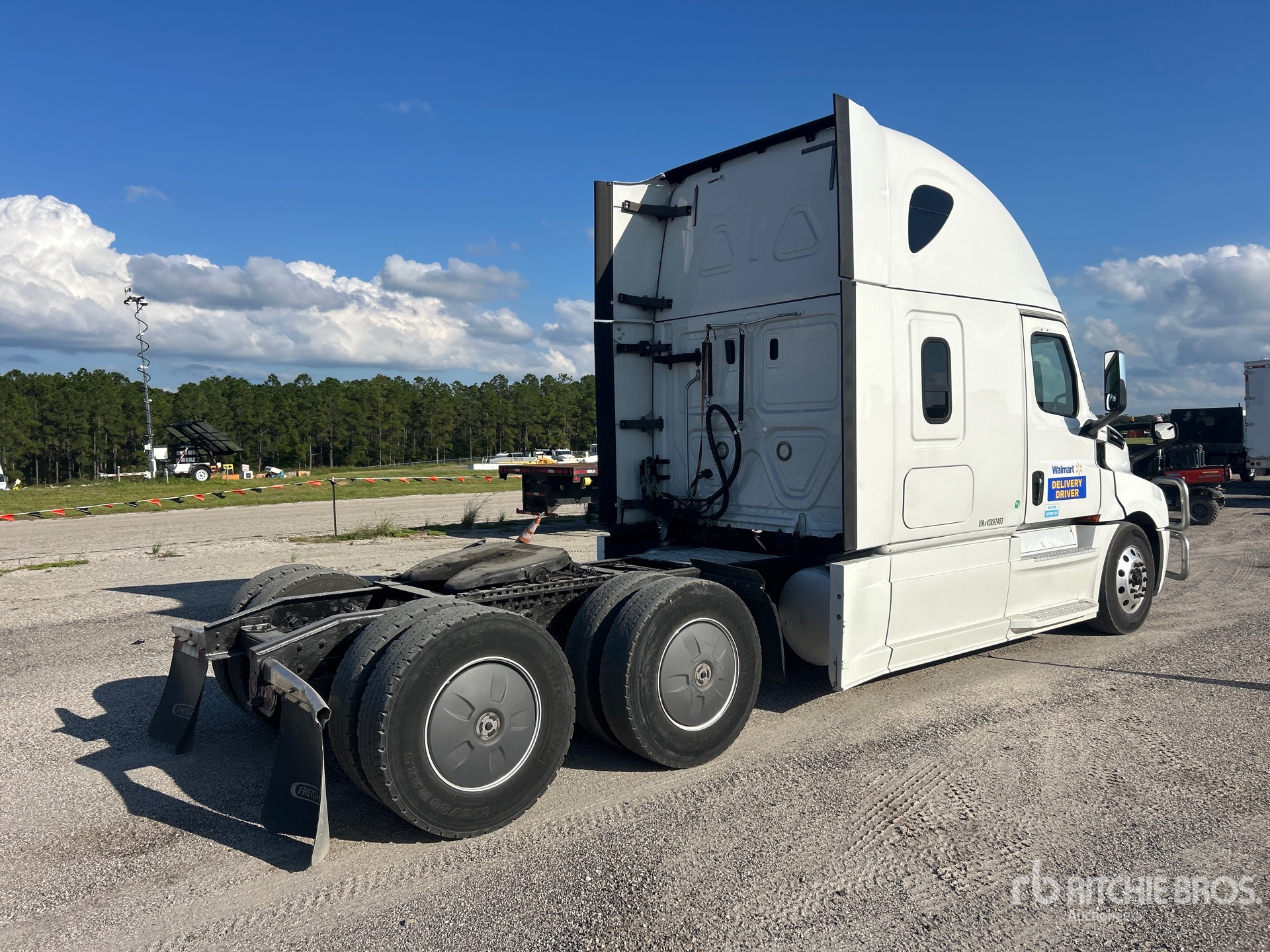 2019 Freightliner CASCADIA 126