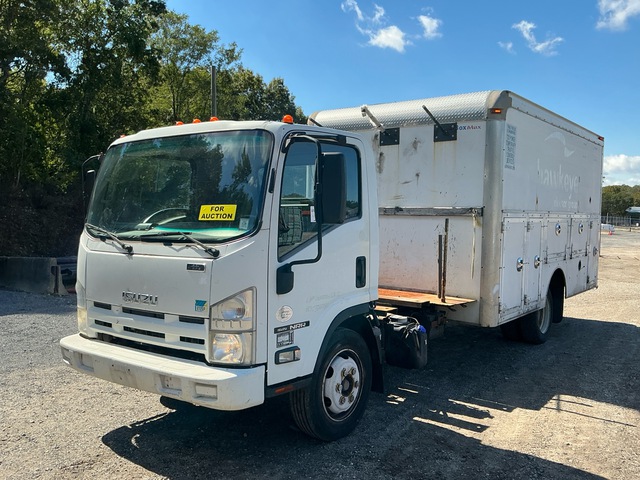 2014 Isuzu NRR 4x2 Utility Truck