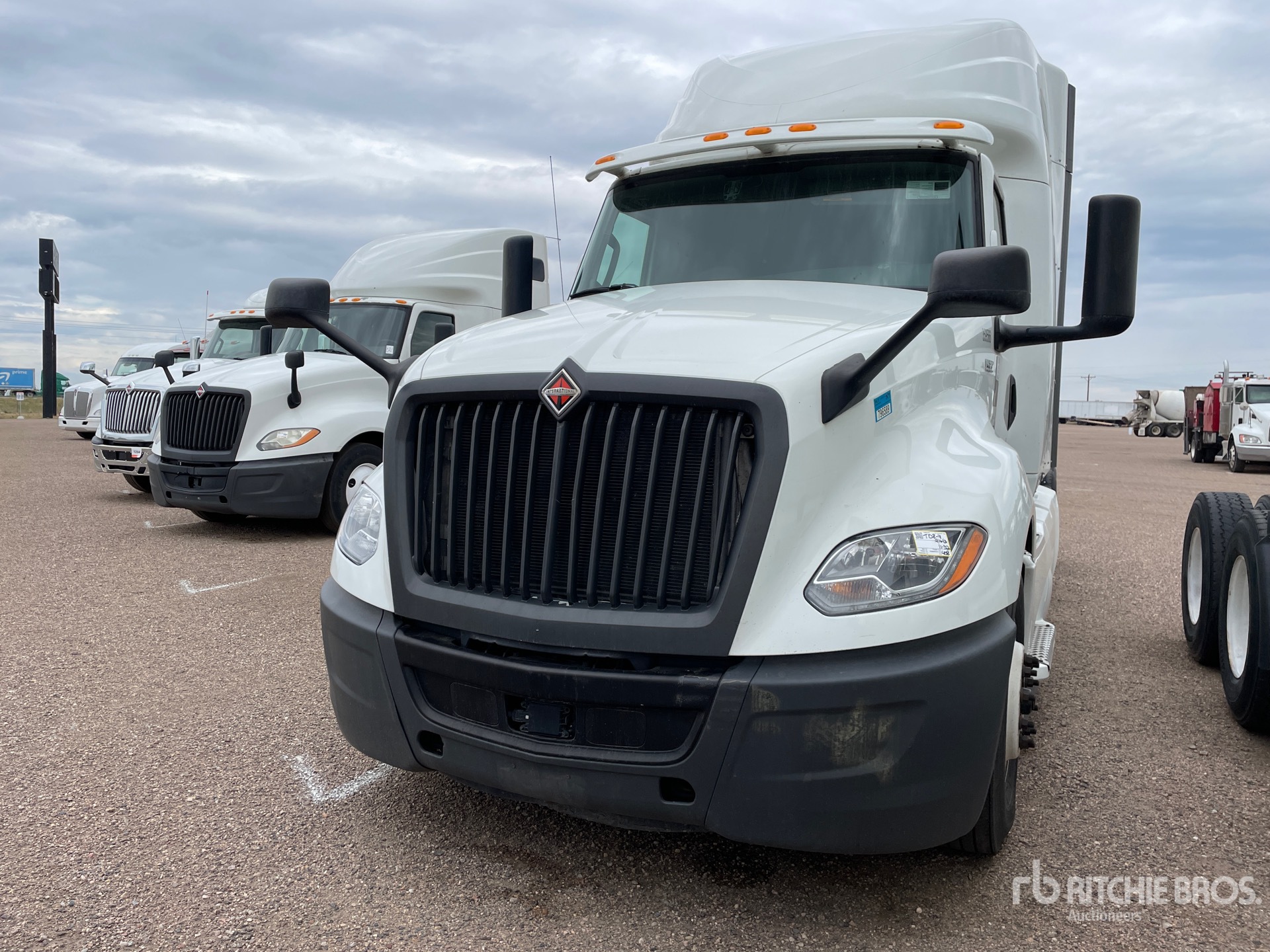 2020 International LT625