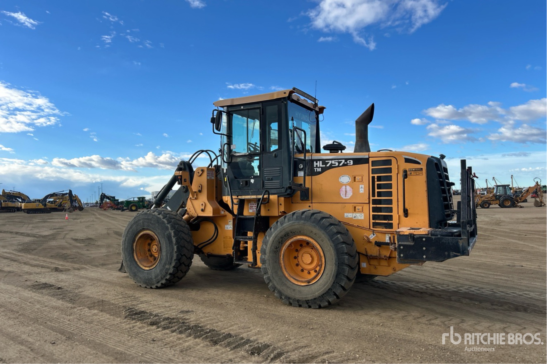 2013 Hyundai HL757TM9