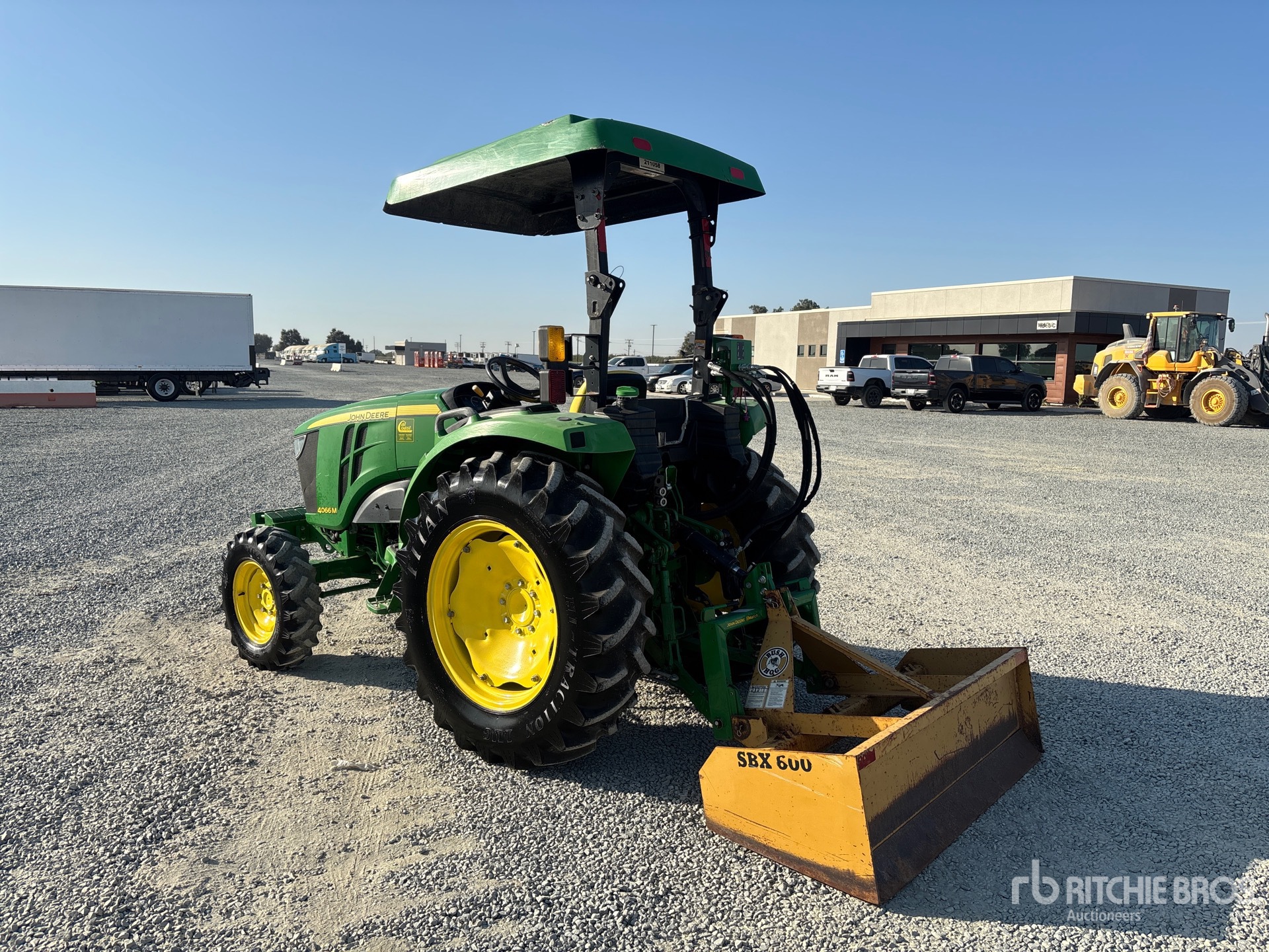 2015 John Deere 4066M