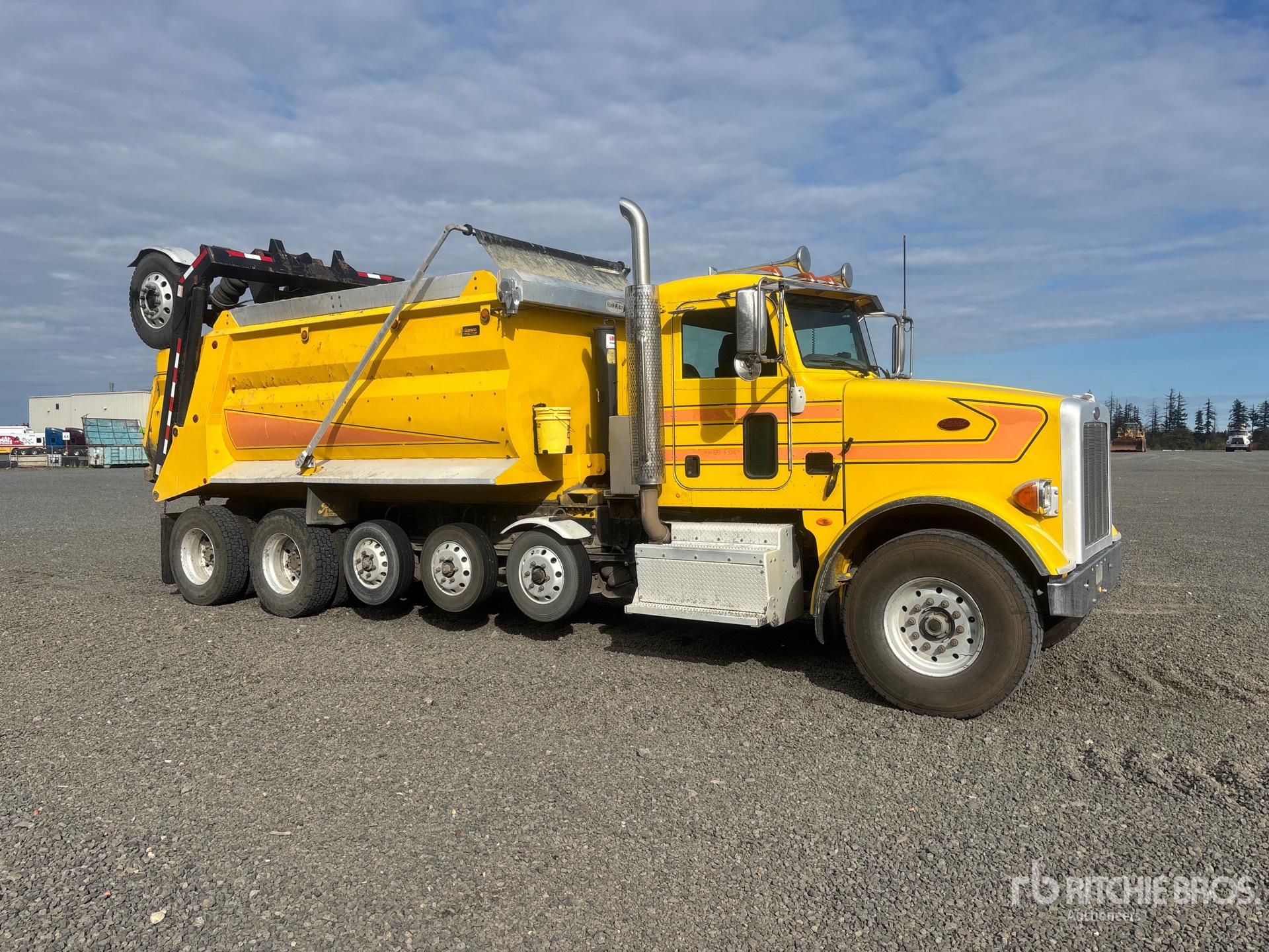 2015 Peterbilt 365