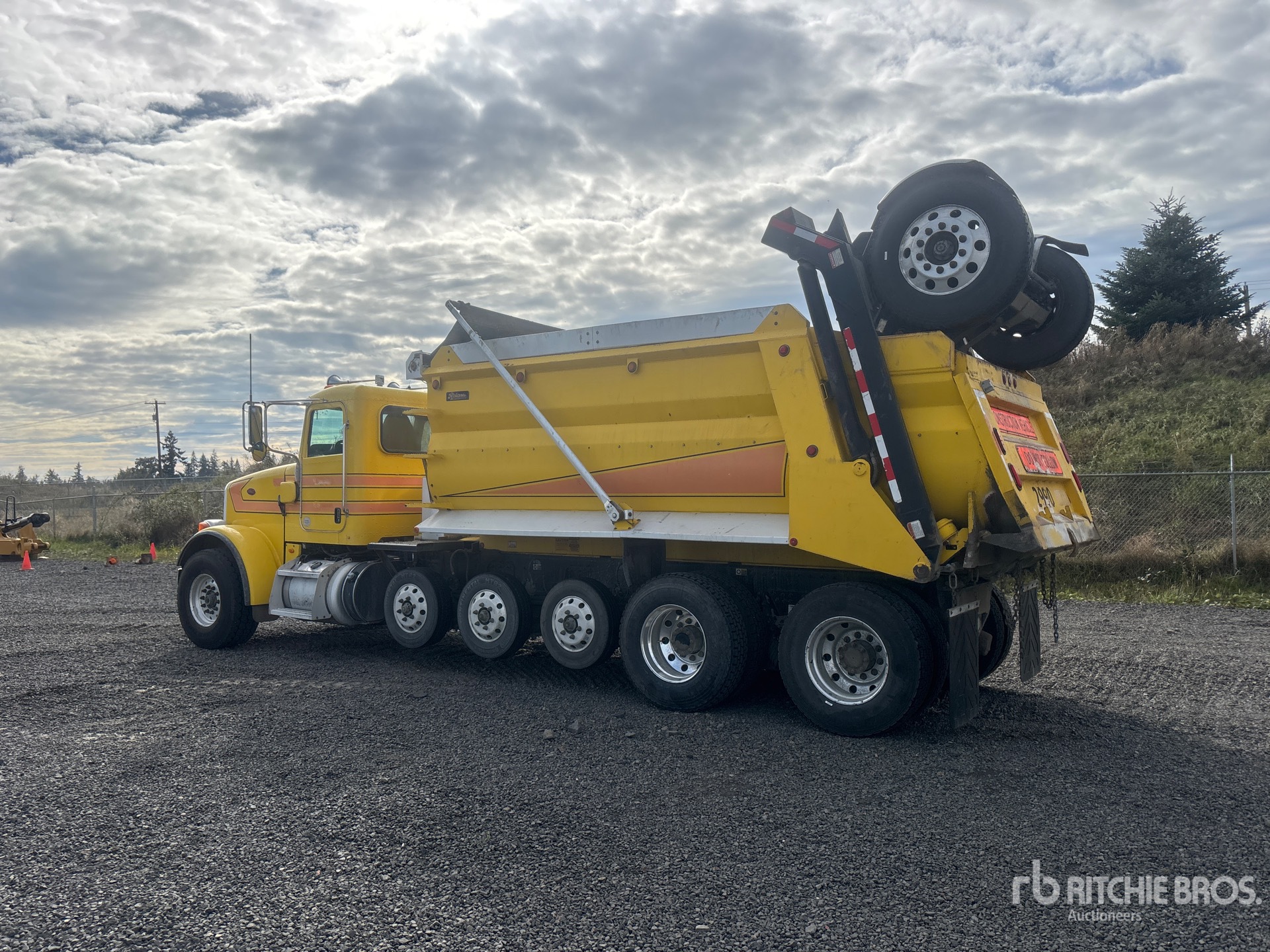 2015 Peterbilt 365