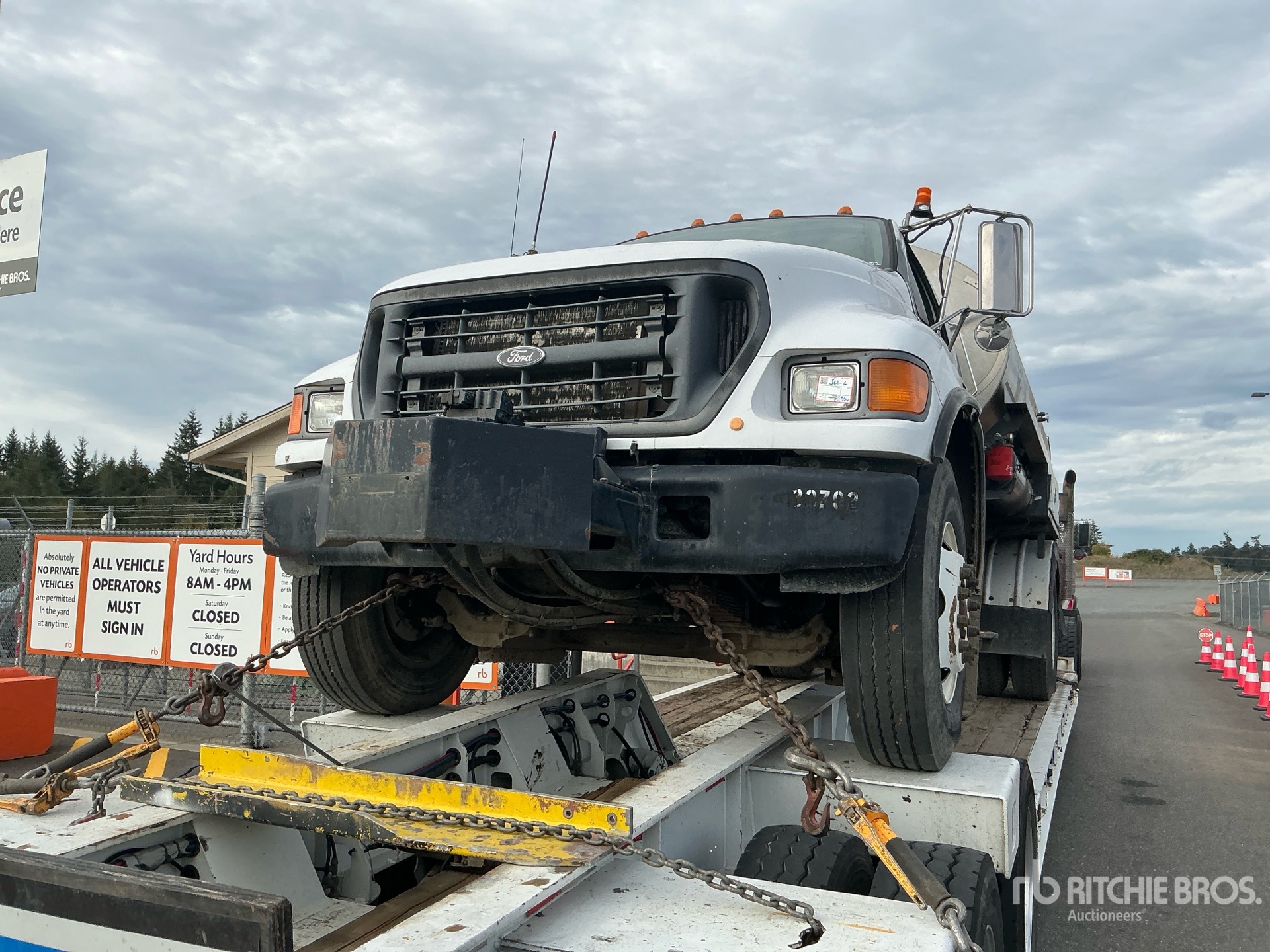 2002 Ford F-750