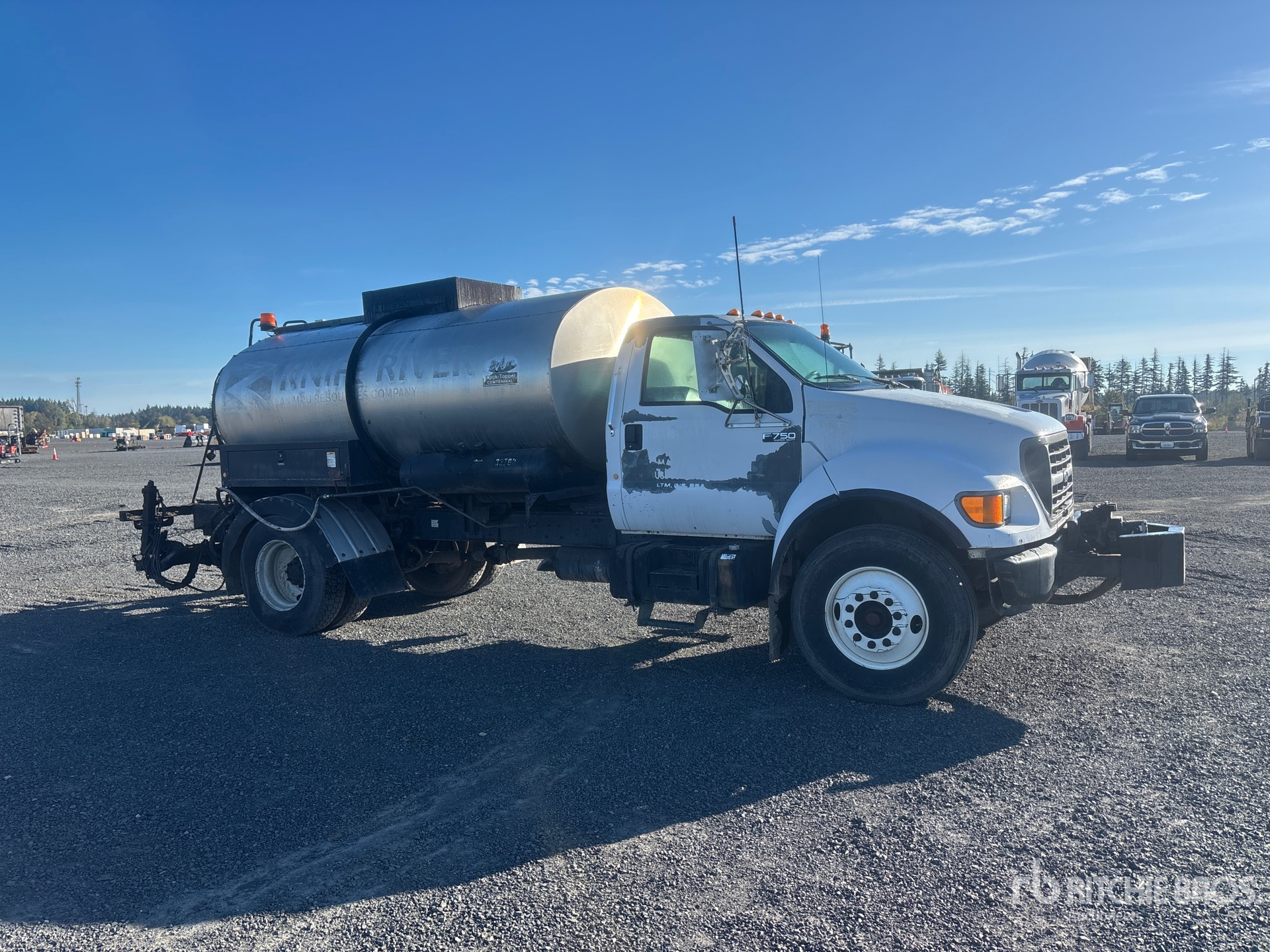 2002 Ford F-750