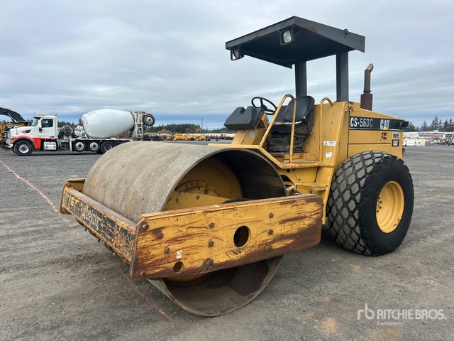 1998 Cat CS563C Smooth Drum Compactor