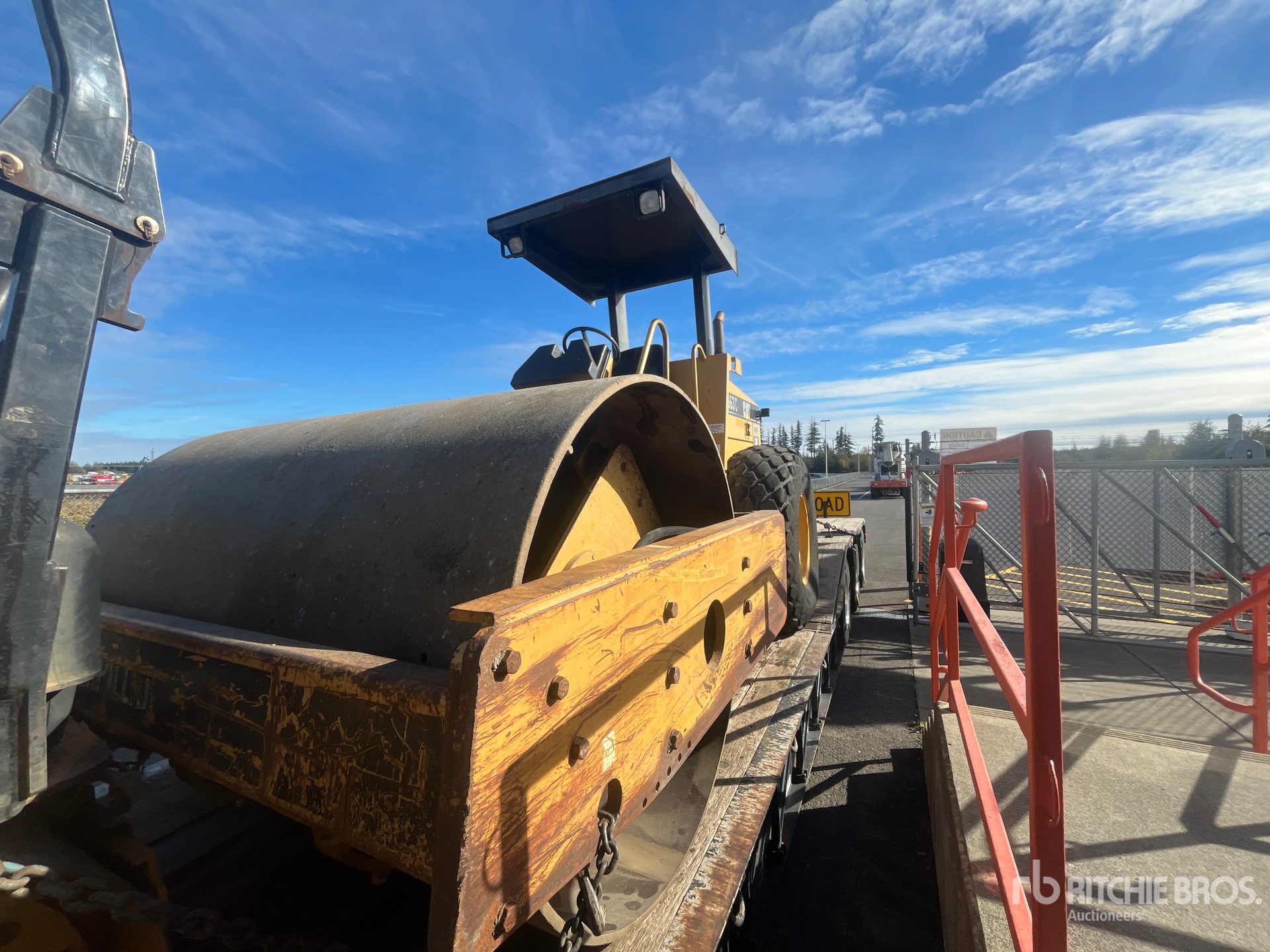 1998 Caterpillar CS563C