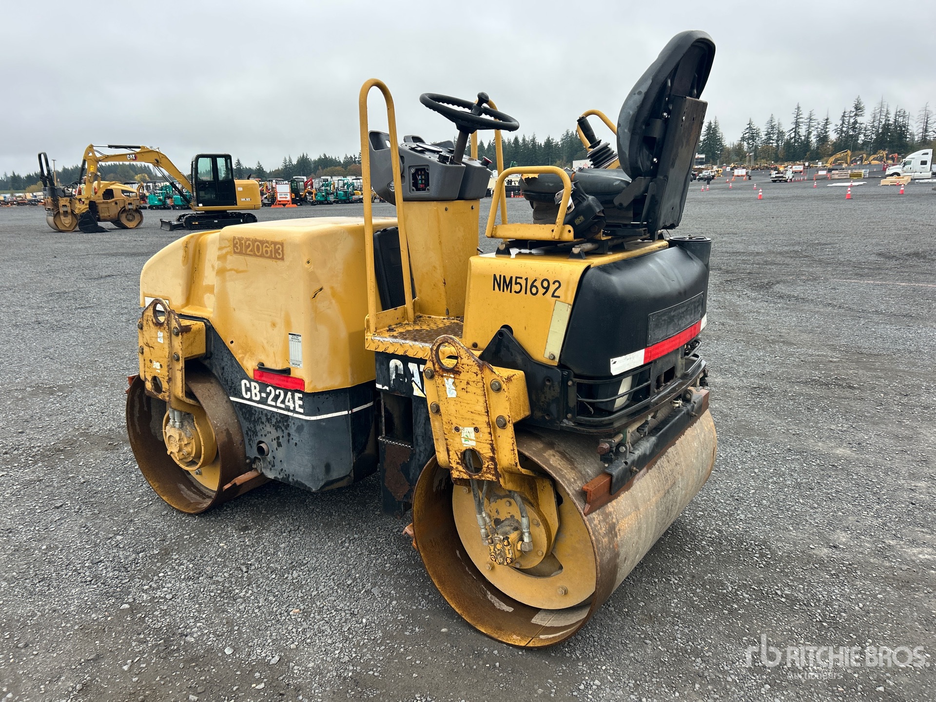 2005 Caterpillar CB224E