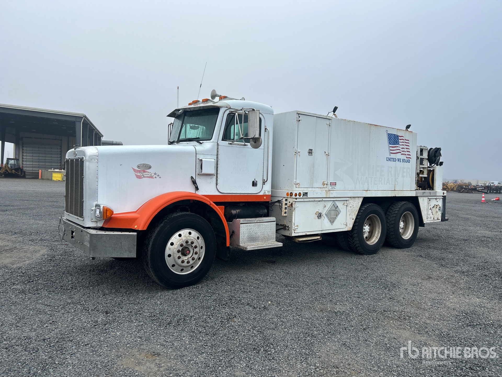 Photo of 1998 Peterbilt 378