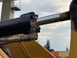 Hydraulics with Bucket Tilt Cylinders
