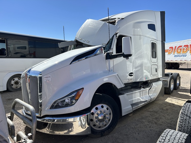 2025 Kenworth T680 6x4 T/A Sleeper Truck Tractor (Inoperable)