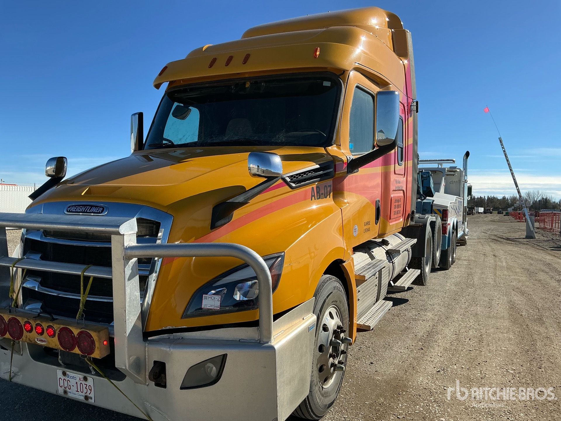 2019 Freightliner CASCADIA 126