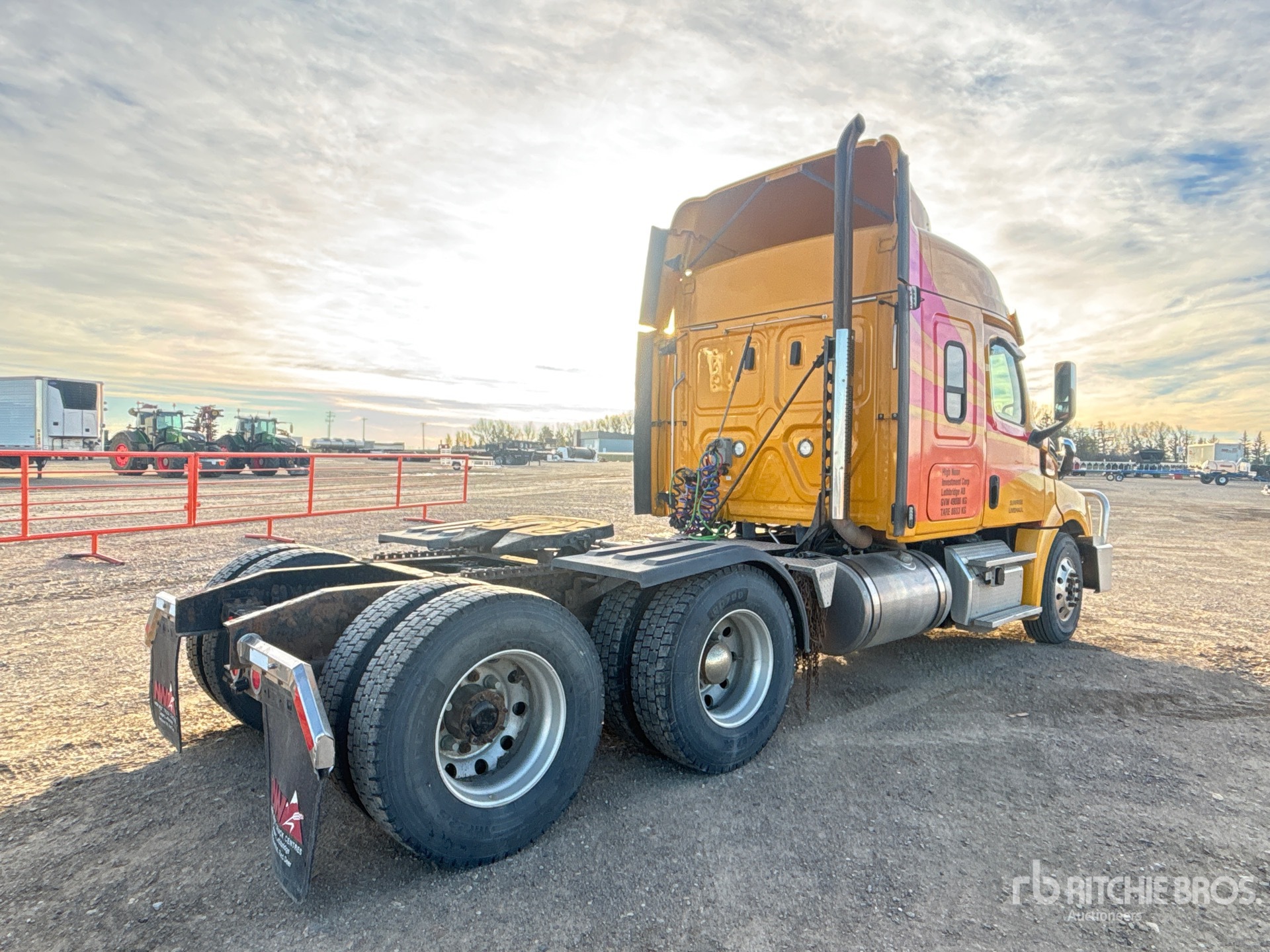 2019 Freightliner CASCADIA 126