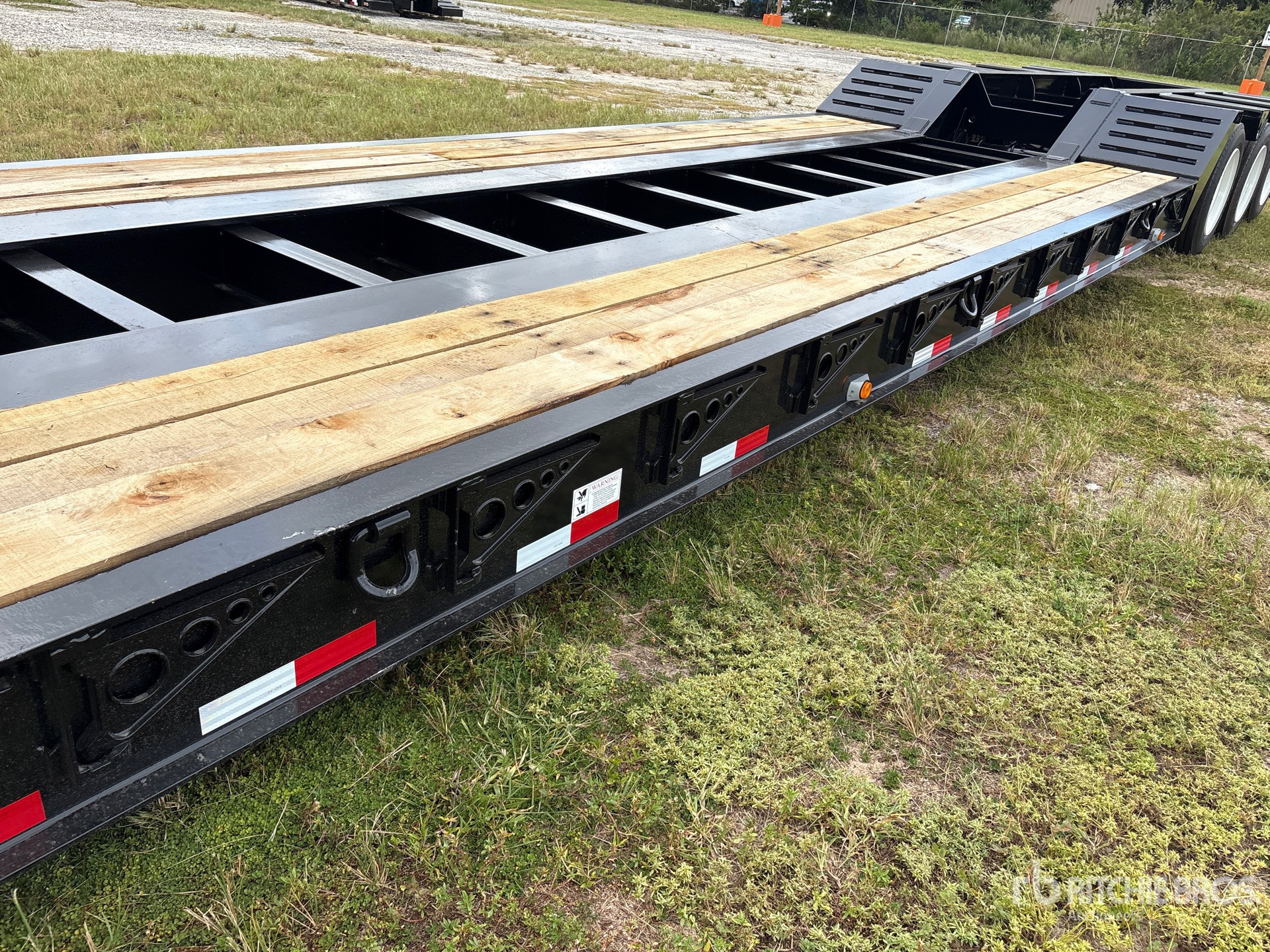 2026 Witzco Challenger Tri/A Removable Gooseneck