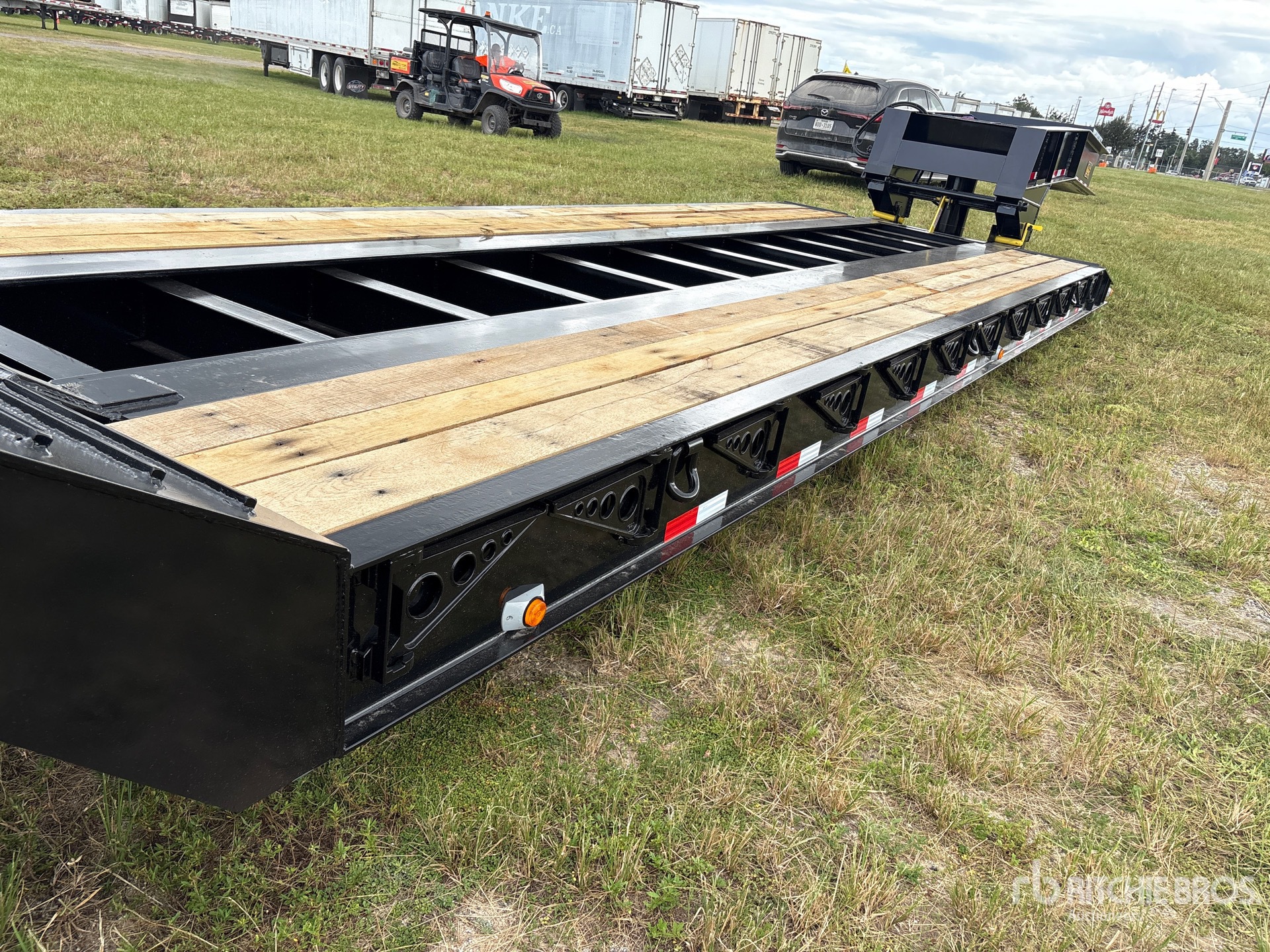 2026 Witzco Challenger Tri/A Removable Gooseneck