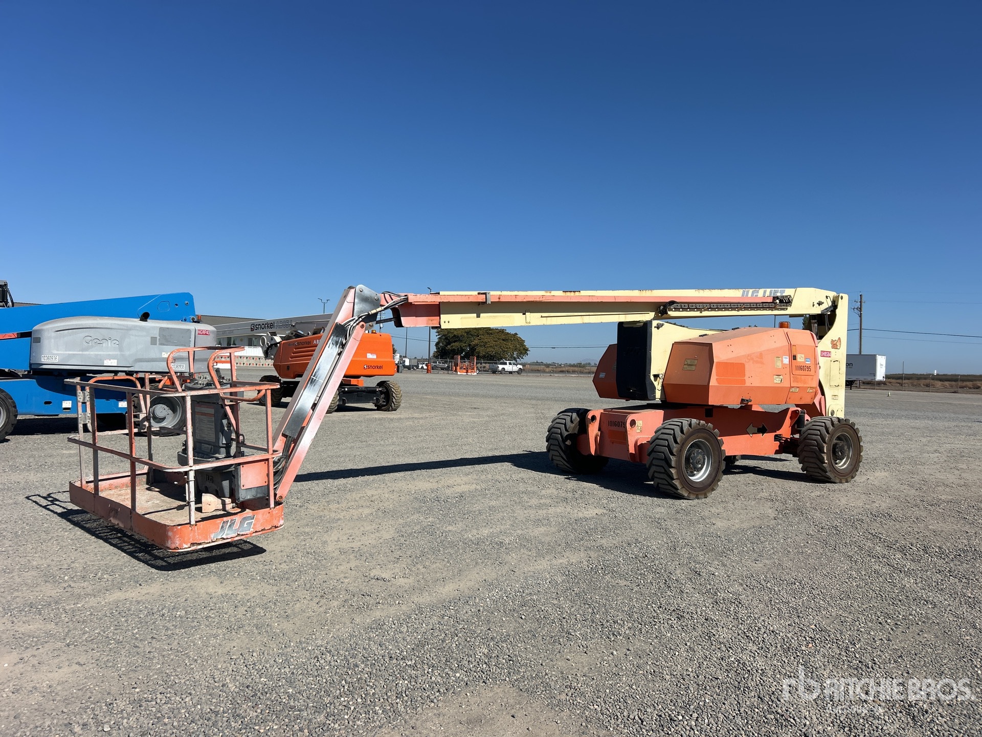 JLG 800 AJ